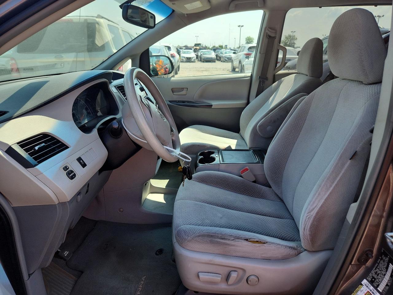 2013 Toyota Sienna Le Gray vin: 5TDKK3DC2DS402923