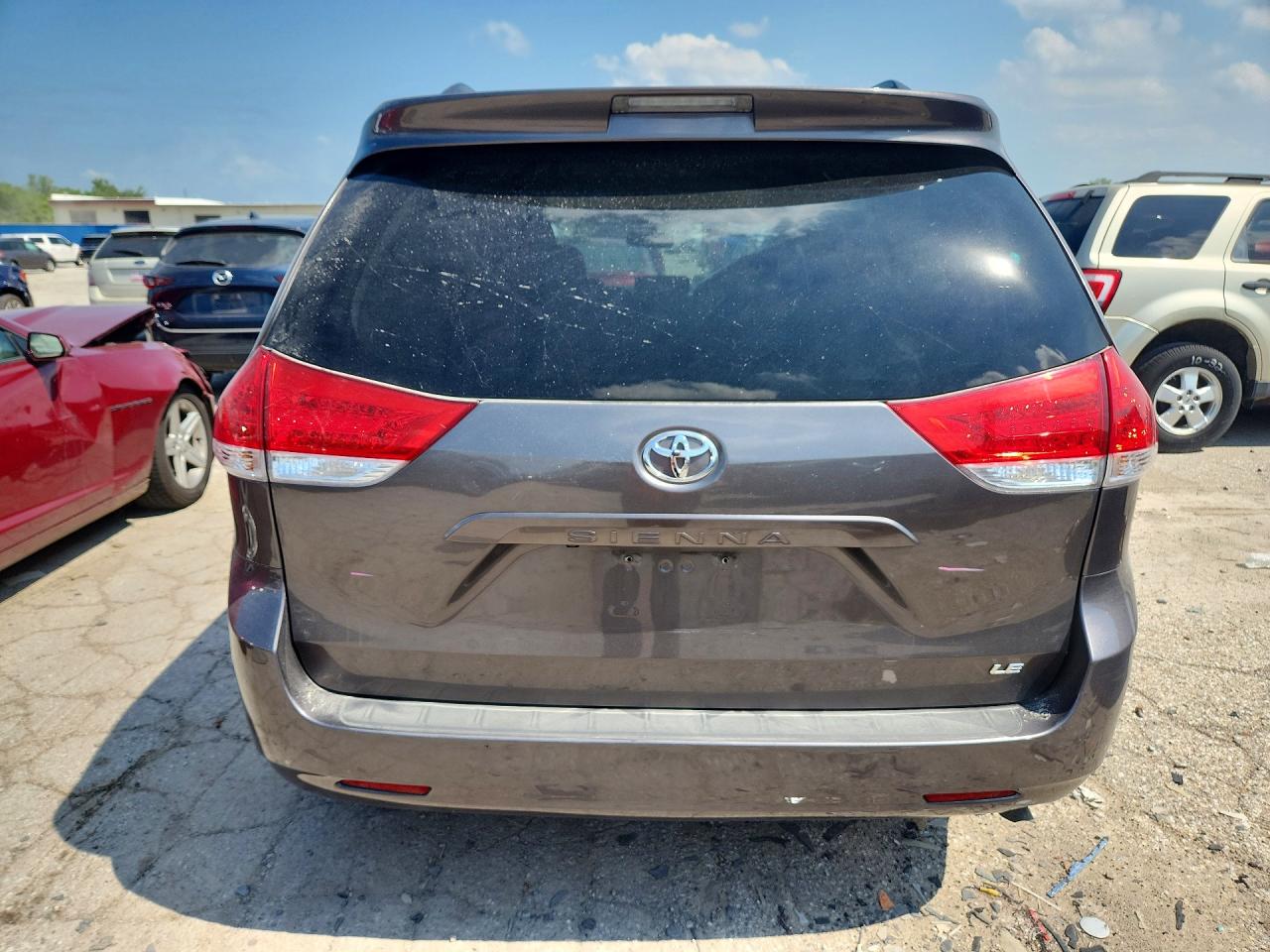 2013 Toyota Sienna Le Gray vin: 5TDKK3DC2DS402923