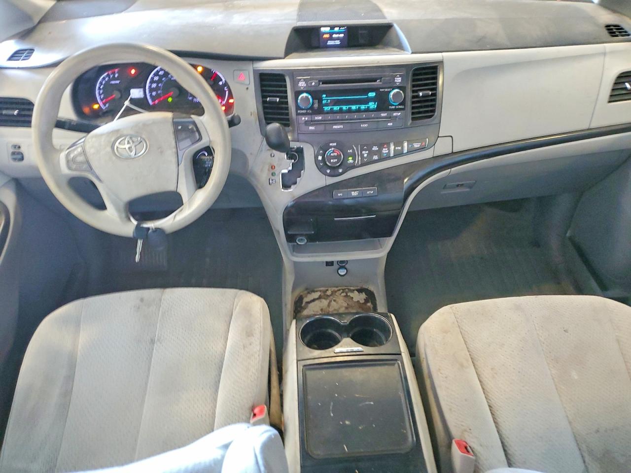 2013 Toyota Sienna Le Silver vin: 5TDKK3DC2DS403795