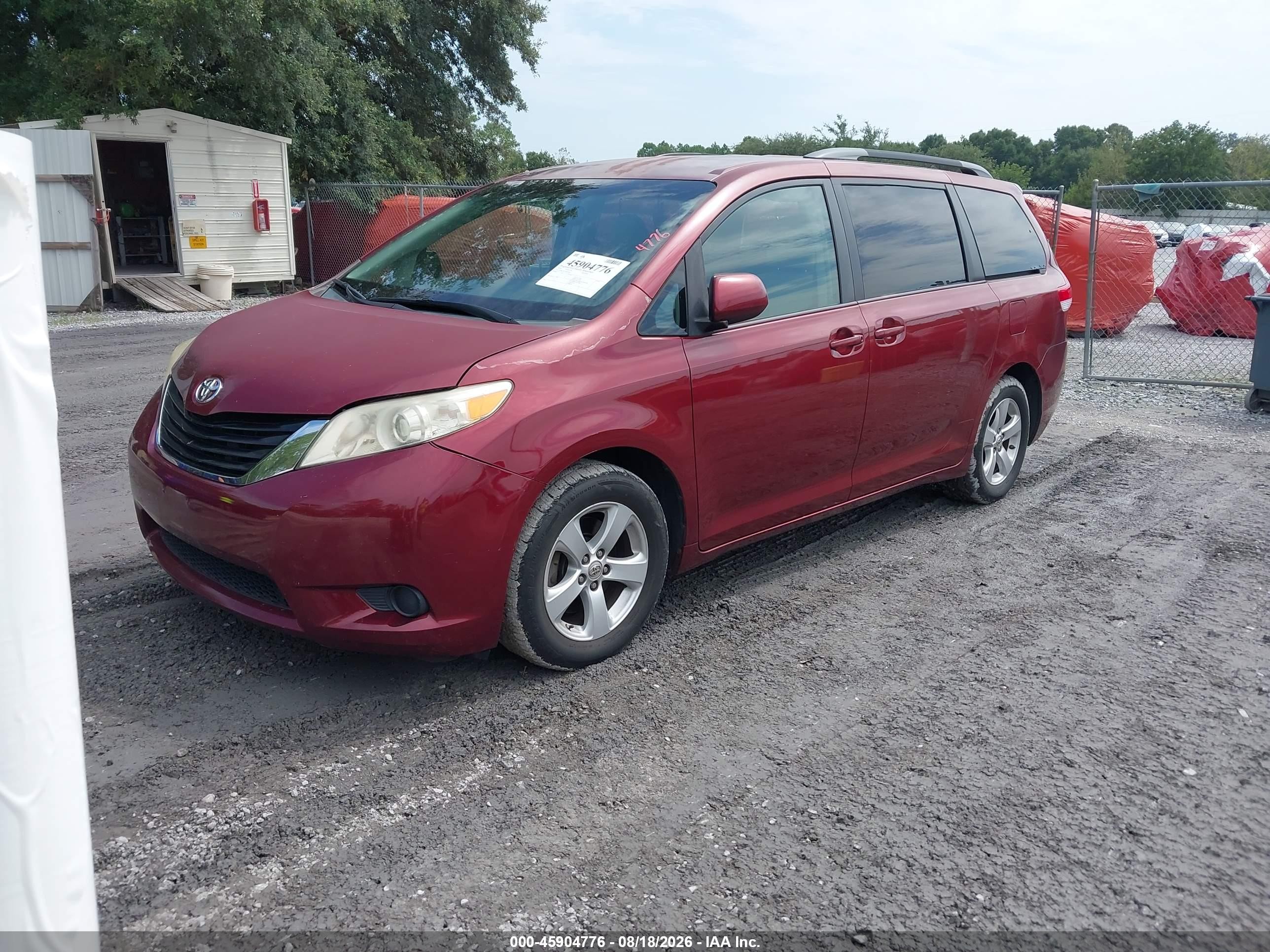 2014 Toyota Sienna Le V6 8 Passenger Red vin: 5TDKK3DC2ES429699