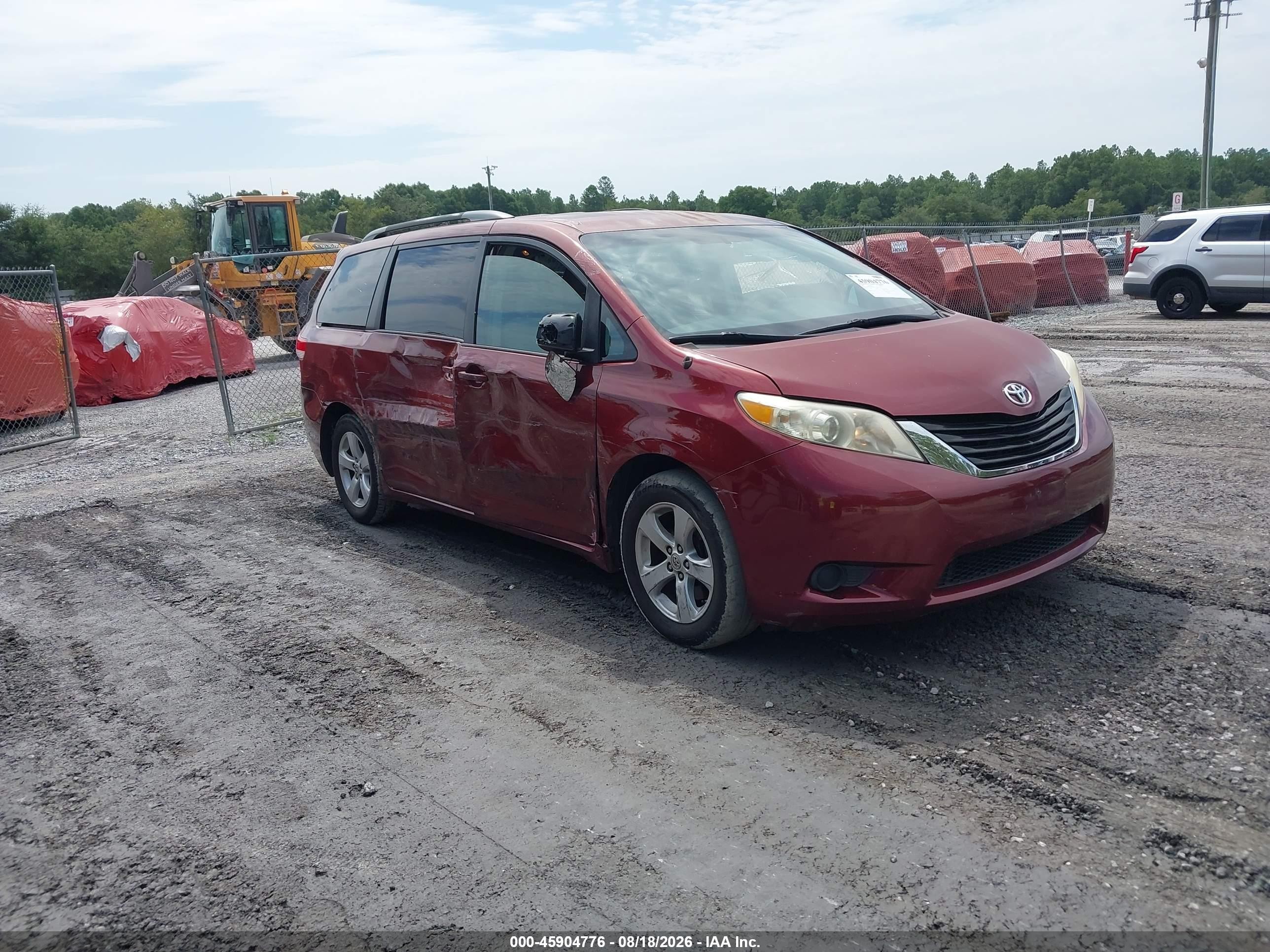 2014 Toyota Sienna Le V6 8 Passenger Red vin: 5TDKK3DC2ES429699