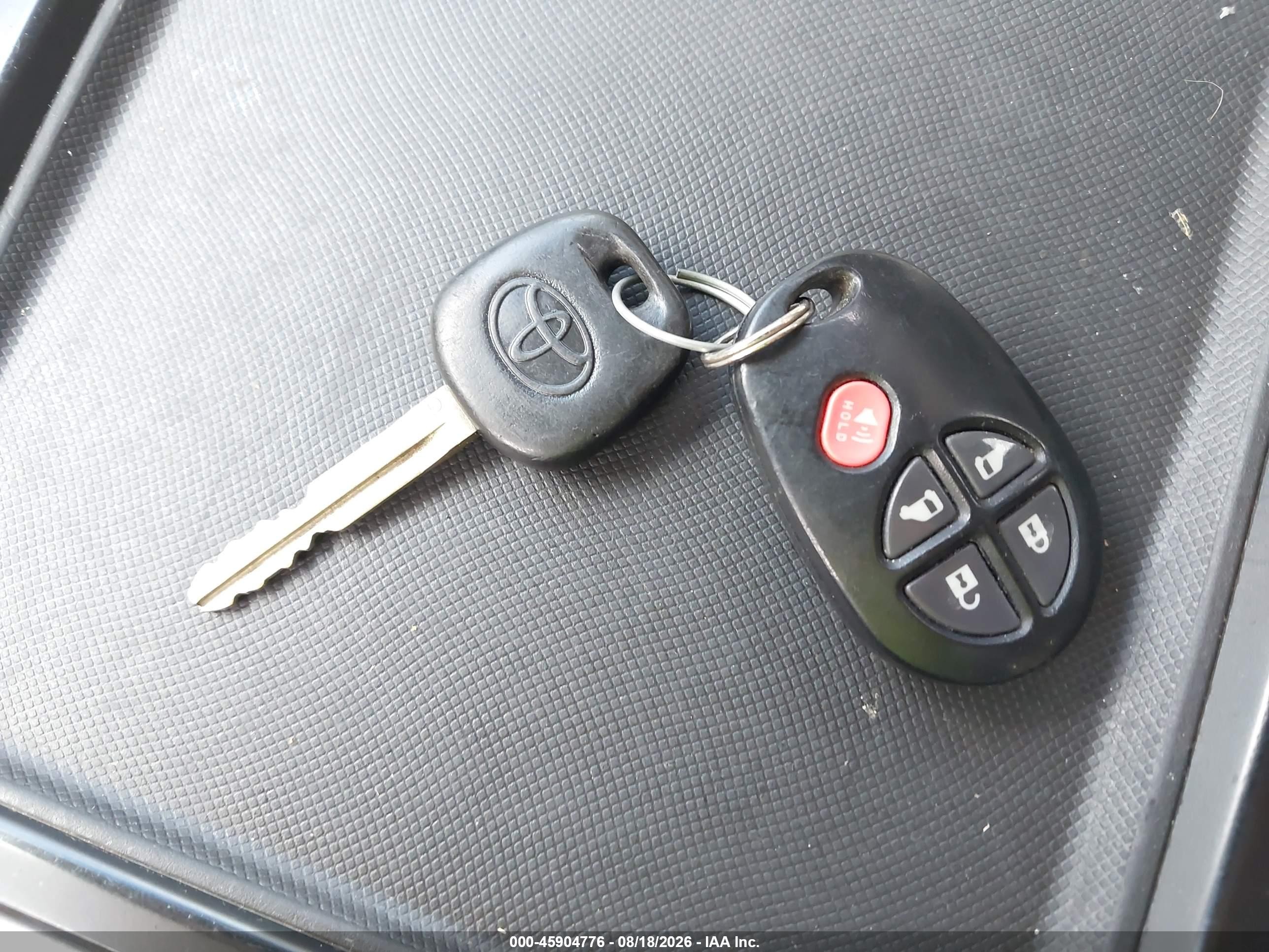 2014 Toyota Sienna Le V6 8 Passenger Red vin: 5TDKK3DC2ES429699