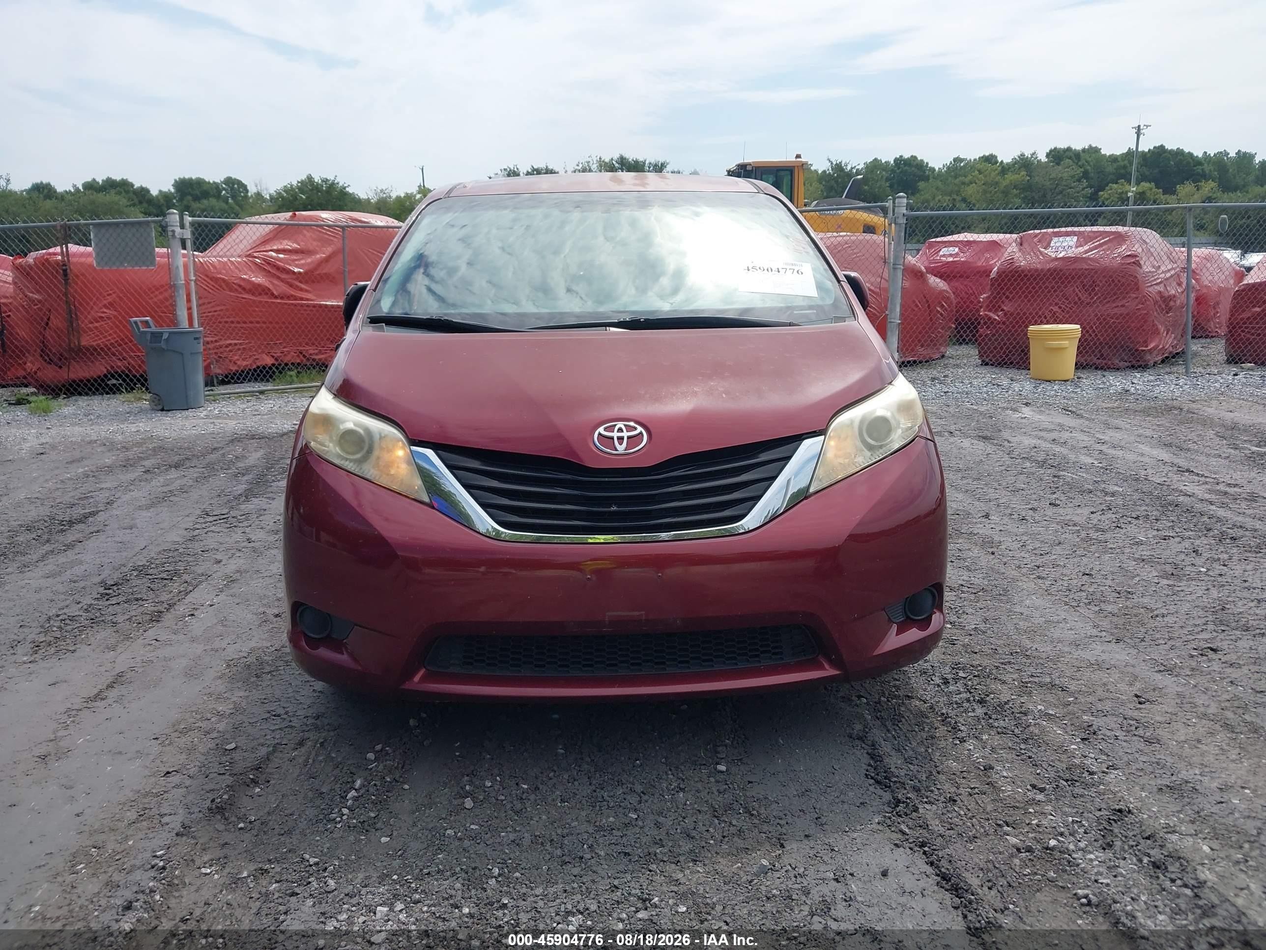 2014 Toyota Sienna Le V6 8 Passenger Red vin: 5TDKK3DC2ES429699