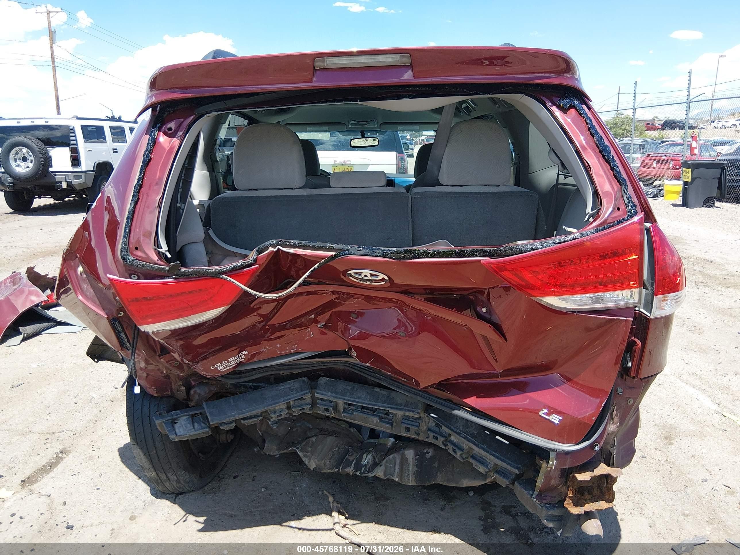 2014 Toyota Sienna Le V6 8 Passenger Red vin: 5TDKK3DC2ES440704