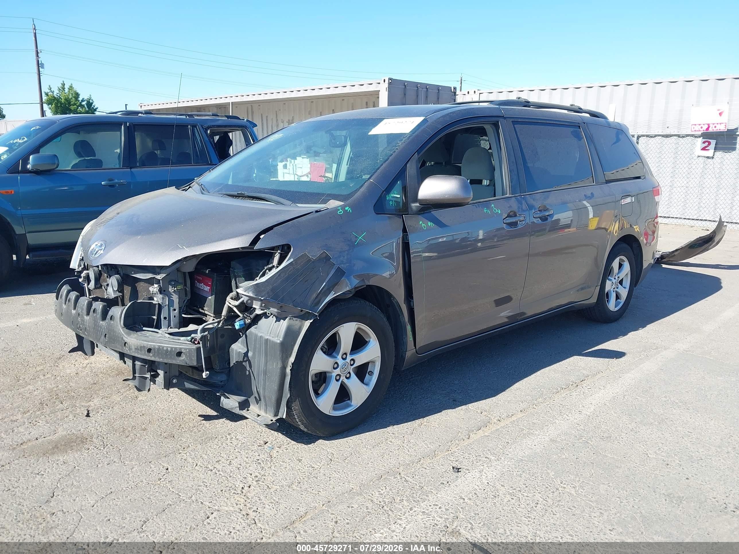 2014 Toyota Sienna Le V6 8 Passenger Gray vin: 5TDKK3DC2ES446602