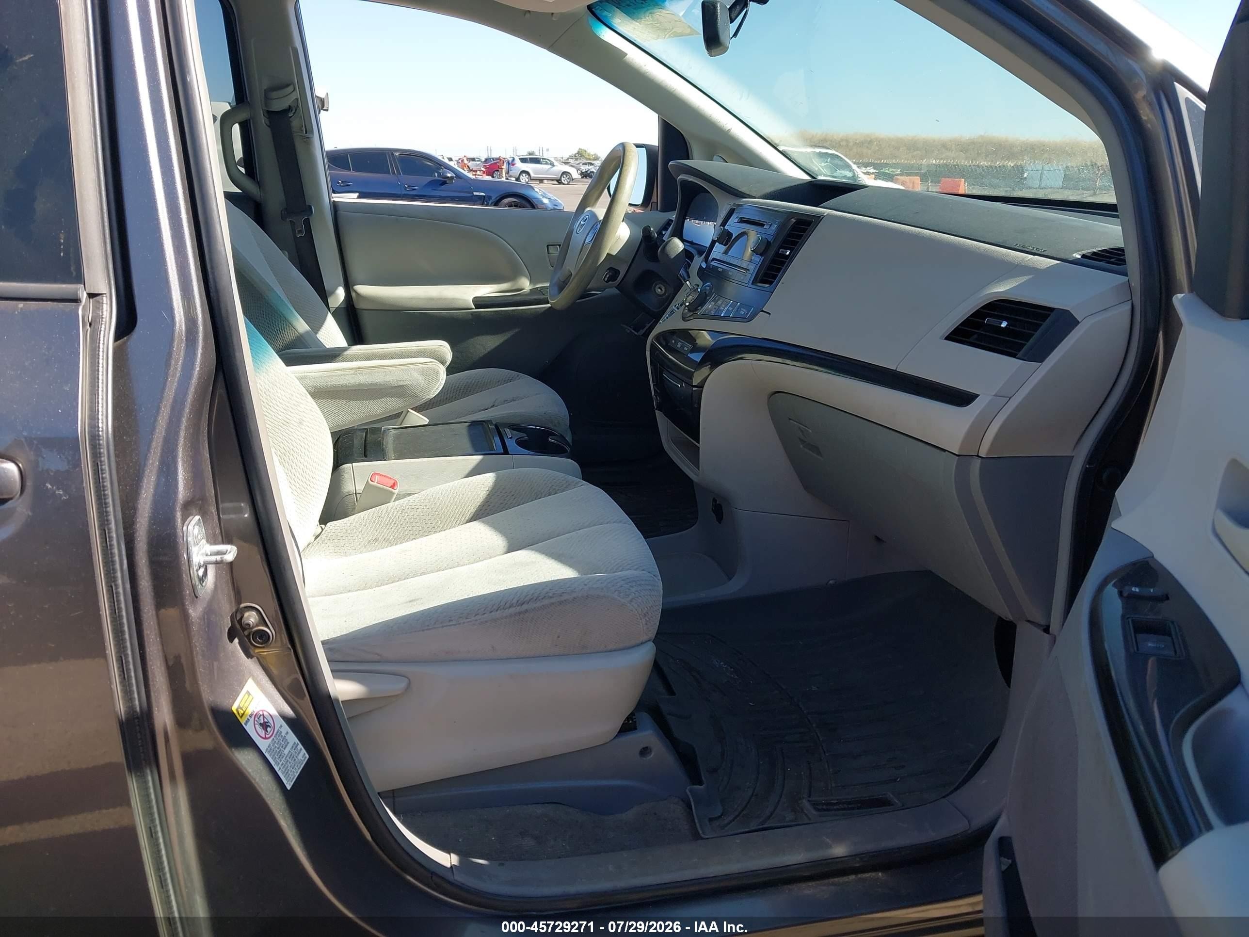 2014 Toyota Sienna Le V6 8 Passenger Gray vin: 5TDKK3DC2ES446602