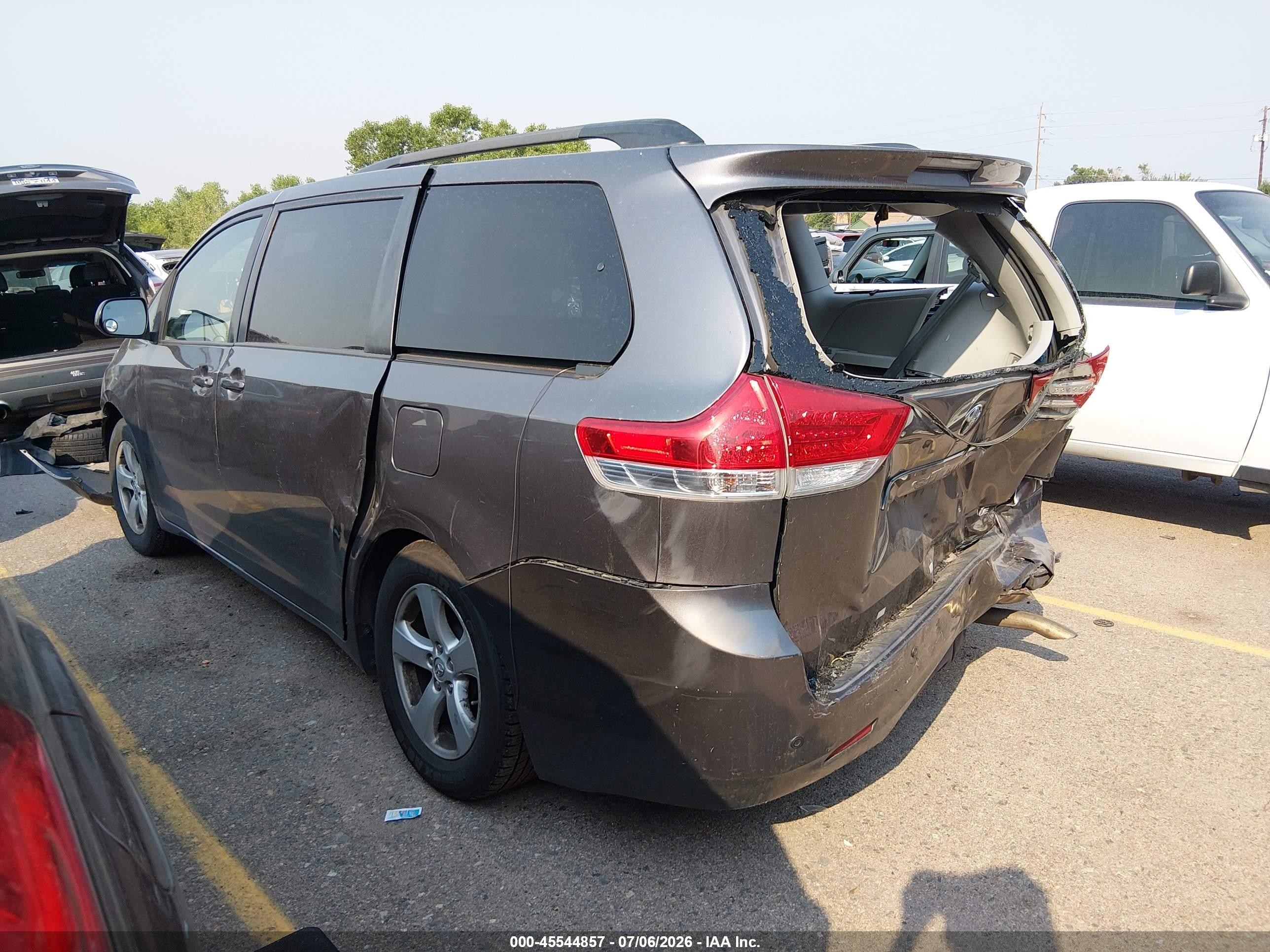 2014 Toyota Sienna Le V6 8 Passenger Gray vin: 5TDKK3DC2ES459883
