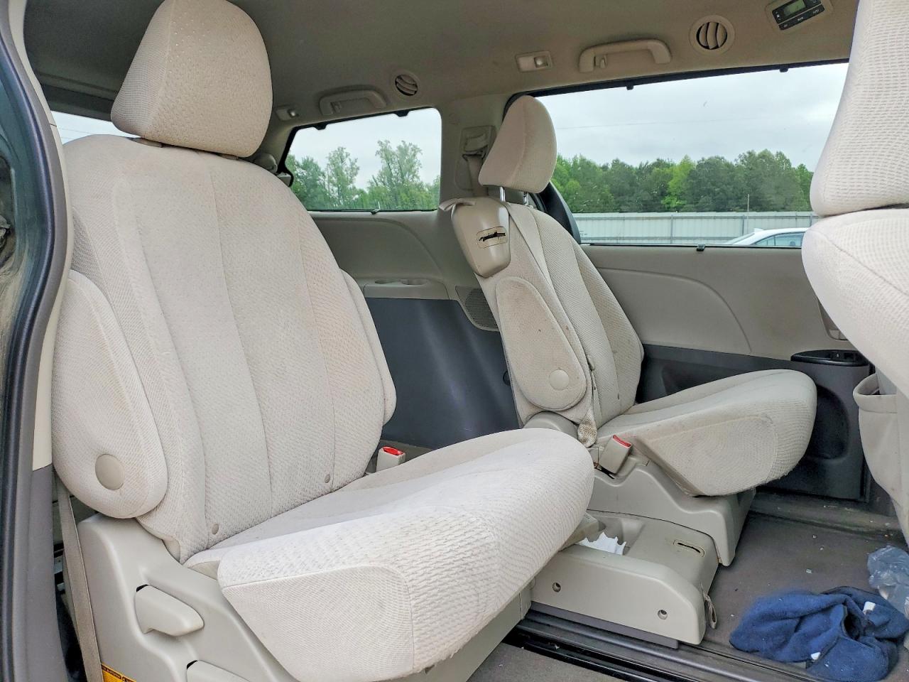 2014 Toyota Sienna Le Серый vin: 5TDKK3DC2ES476330