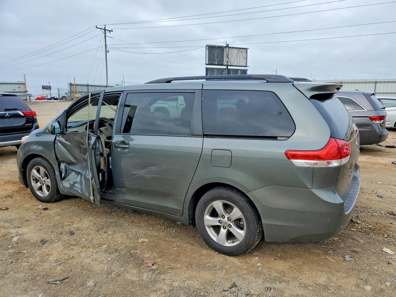 2014 Toyota Sienna Le Серый vin: 5TDKK3DC2ES476330