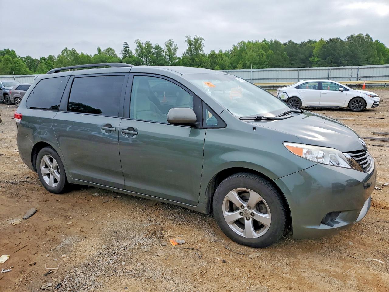 2014 Toyota Sienna Le Серый vin: 5TDKK3DC2ES476330