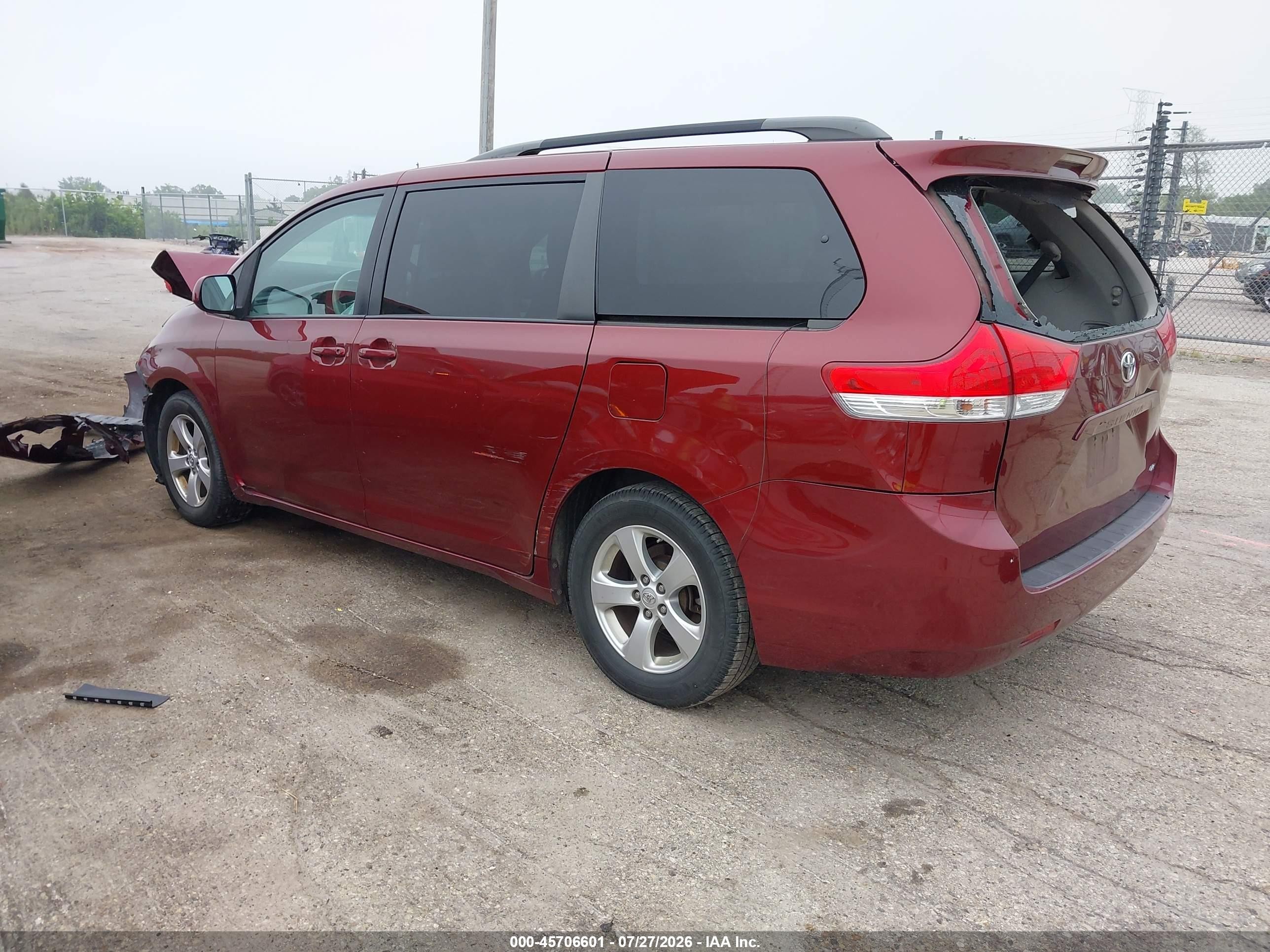 2014 Toyota Sienna Le V6 8 Passenger Maroon vin: 5TDKK3DC2ES476456