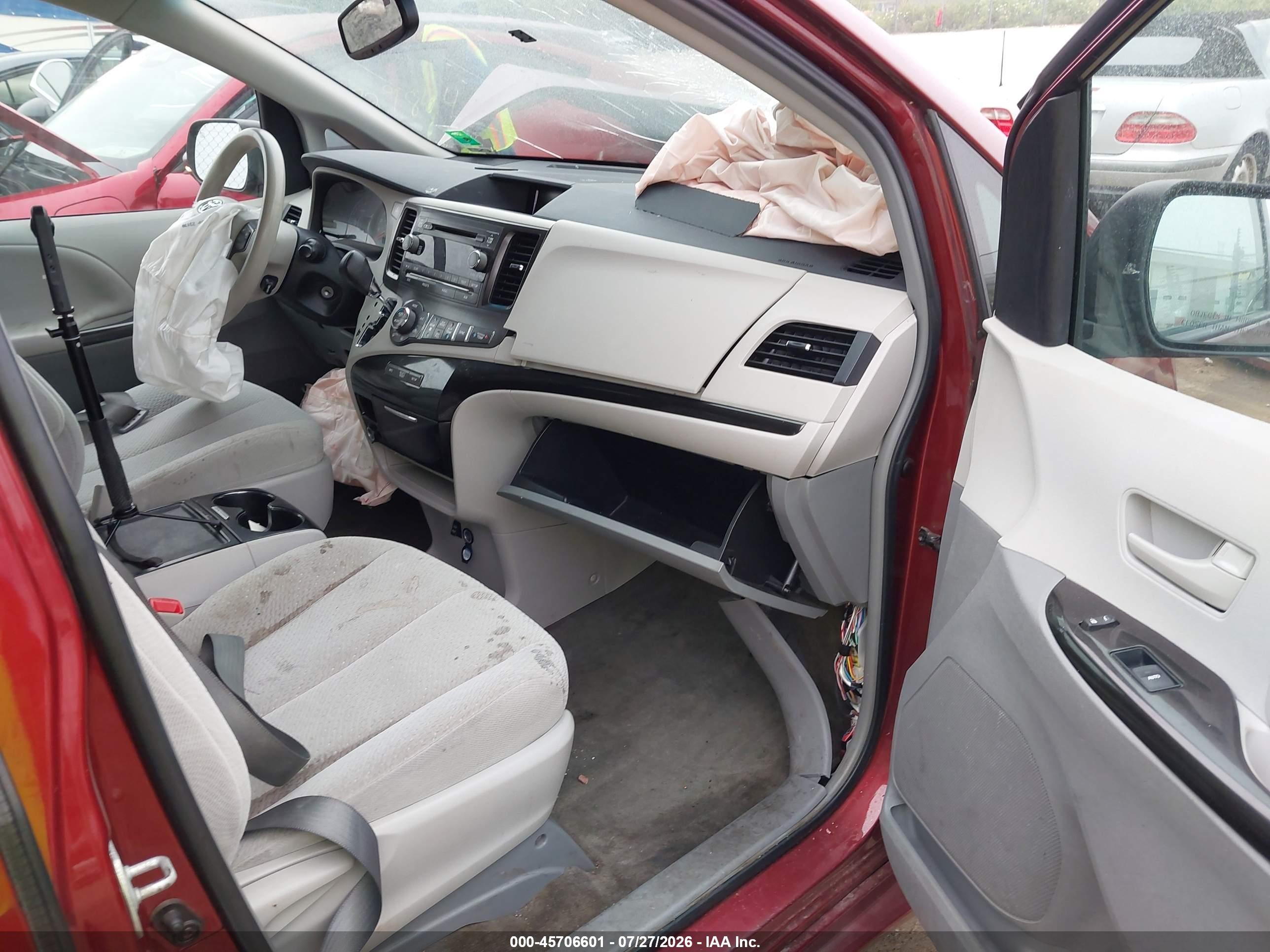 2014 Toyota Sienna Le V6 8 Passenger Maroon vin: 5TDKK3DC2ES476456