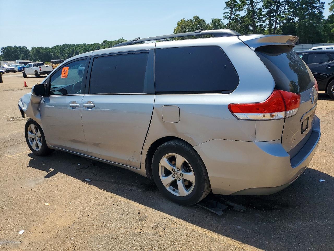 2014 Toyota Sienna Le Silver vin: 5TDKK3DC2ES478188
