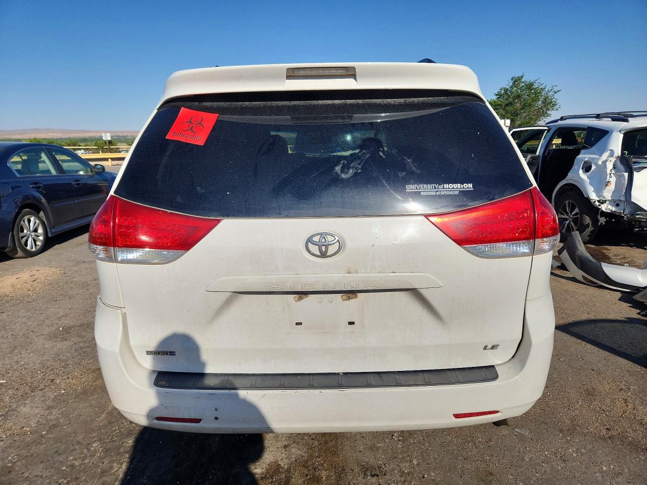2014 Toyota Sienna Le White vin: 5TDKK3DC2ES481253