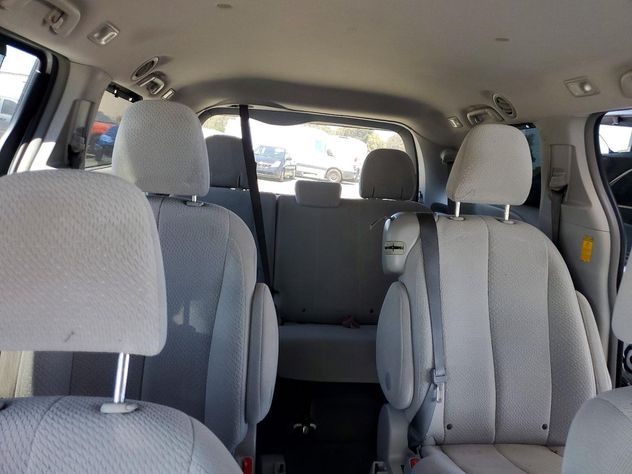 2014 Toyota Sienna Le White vin: 5TDKK3DC2ES511111