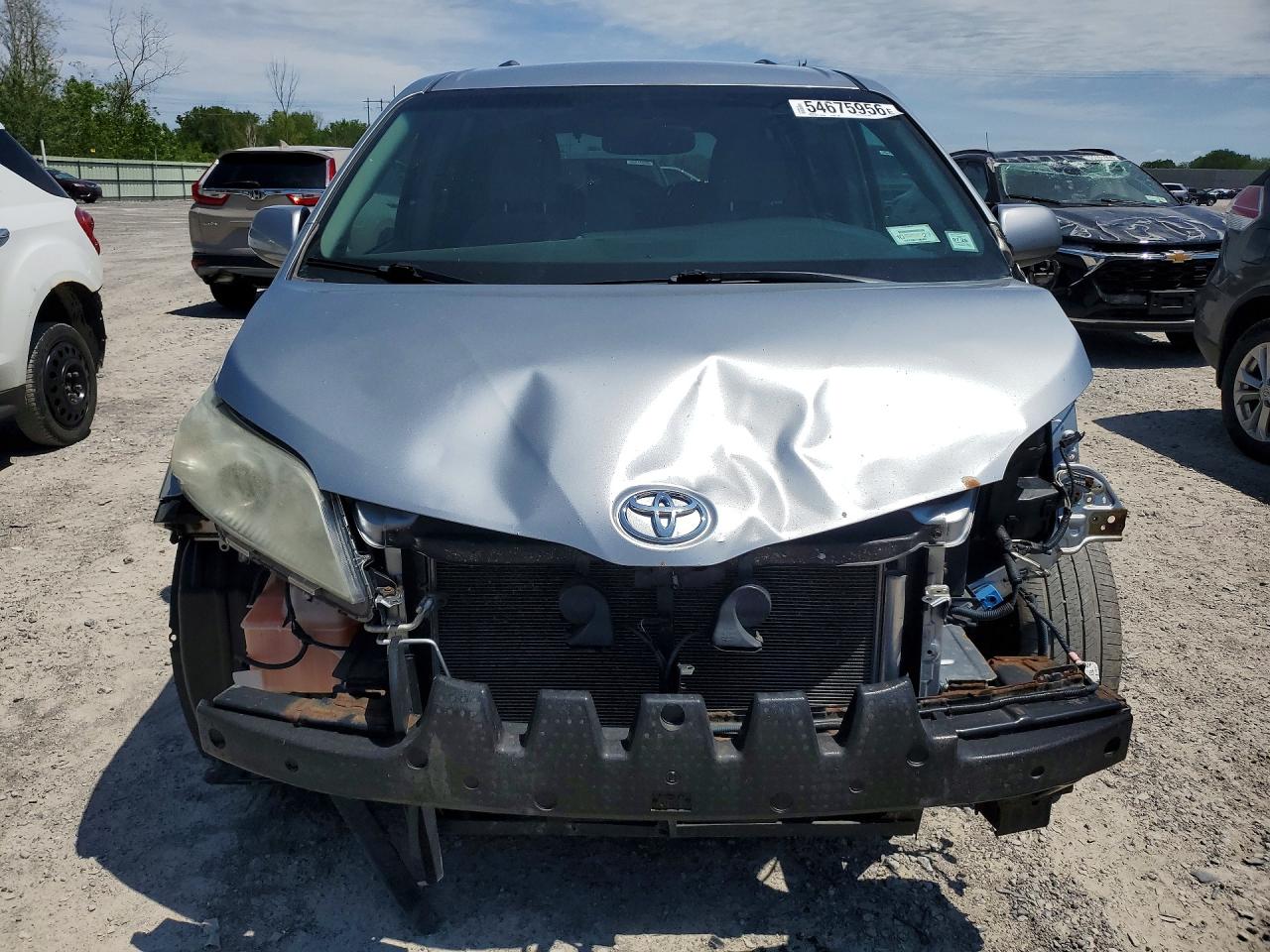 2015 Toyota Sienna Le Серебряный vin: 5TDKK3DC2FS538911