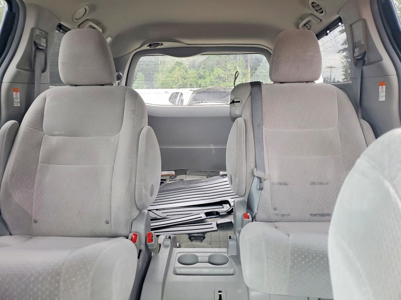 2015 Toyota Sienna Le Blue vin: 5TDKK3DC2FS563503
