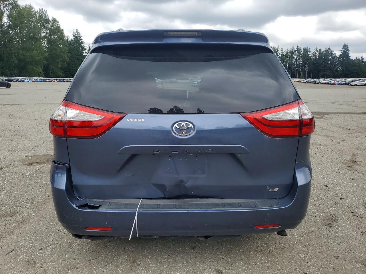 2015 Toyota Sienna Le Blue vin: 5TDKK3DC2FS563503
