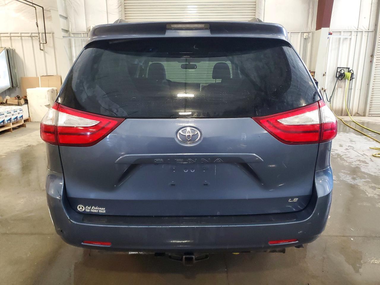2015 Toyota Sienna Blue vin: 5TDKK3DC2FS579121