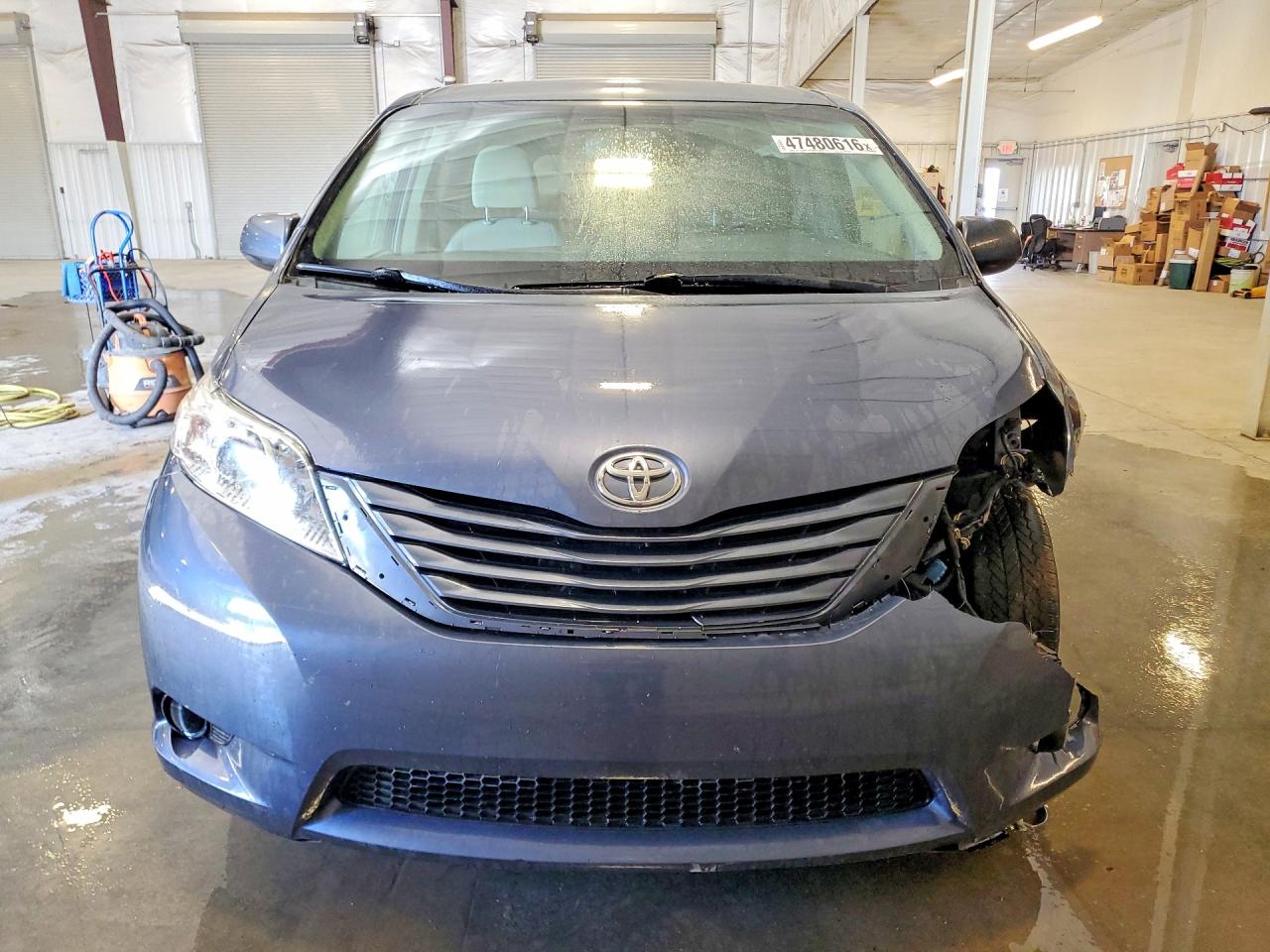 2015 Toyota Sienna Blue vin: 5TDKK3DC2FS579121