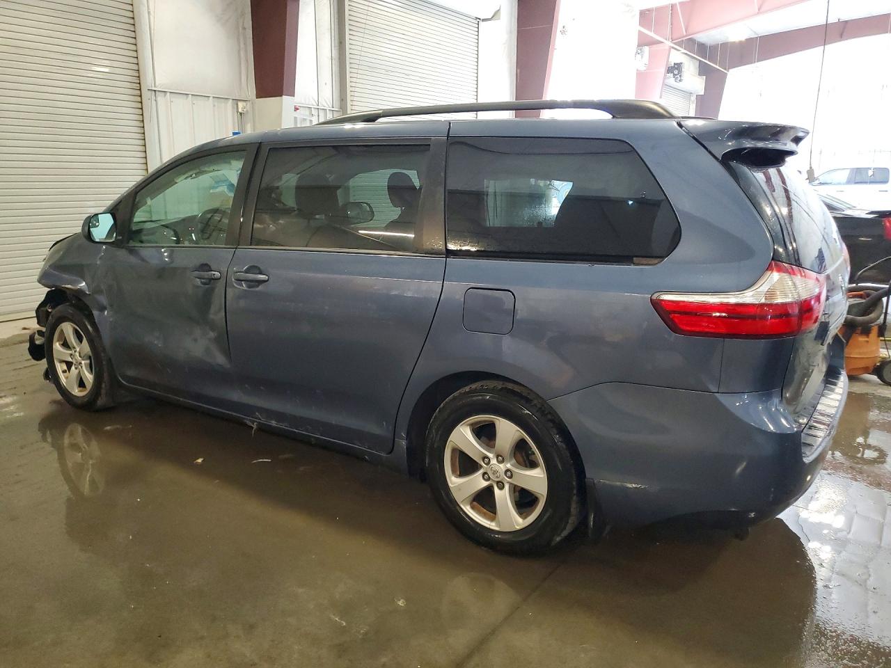 2015 Toyota Sienna Blue vin: 5TDKK3DC2FS579121