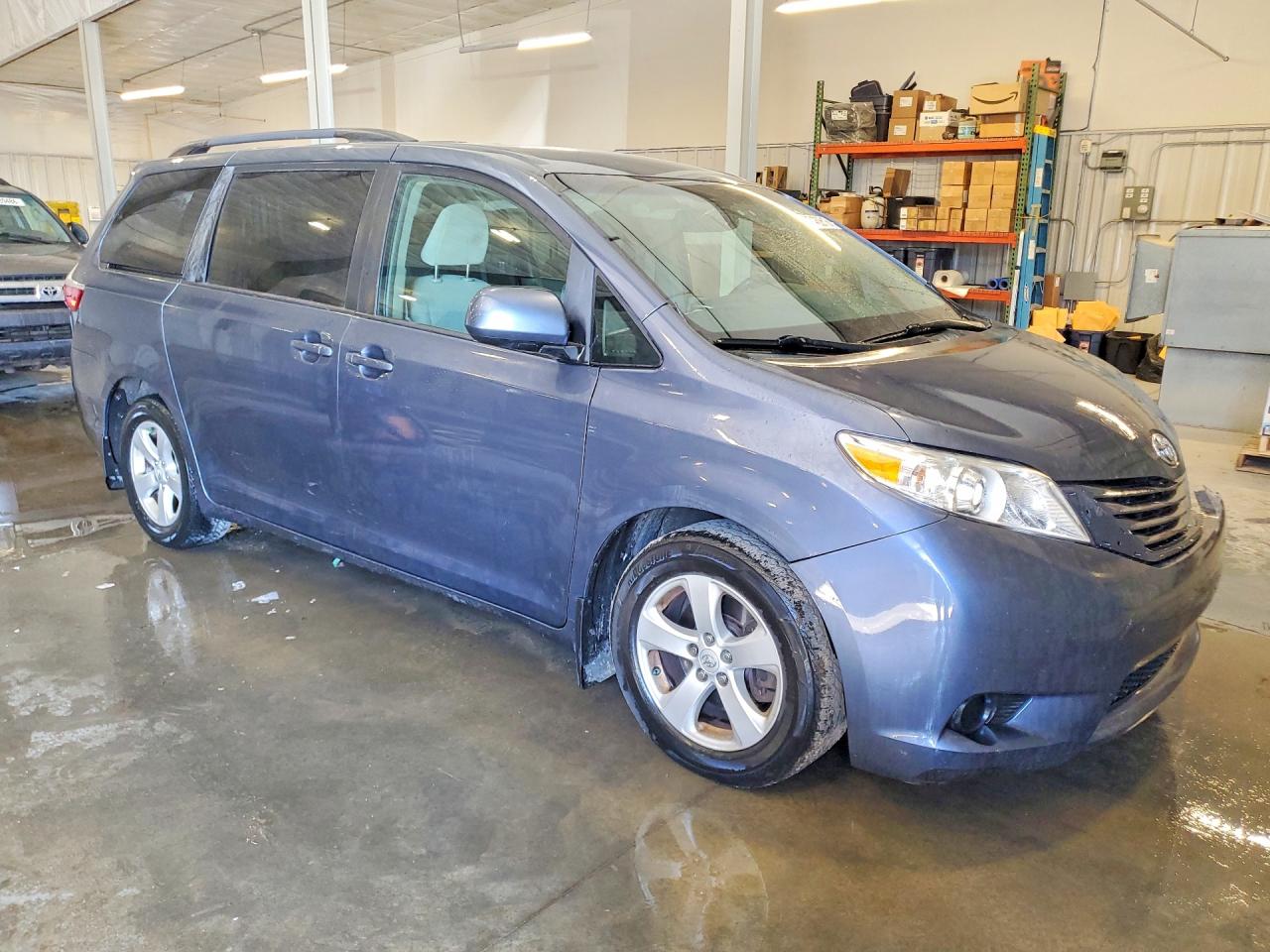 2015 Toyota Sienna Blue vin: 5TDKK3DC2FS579121