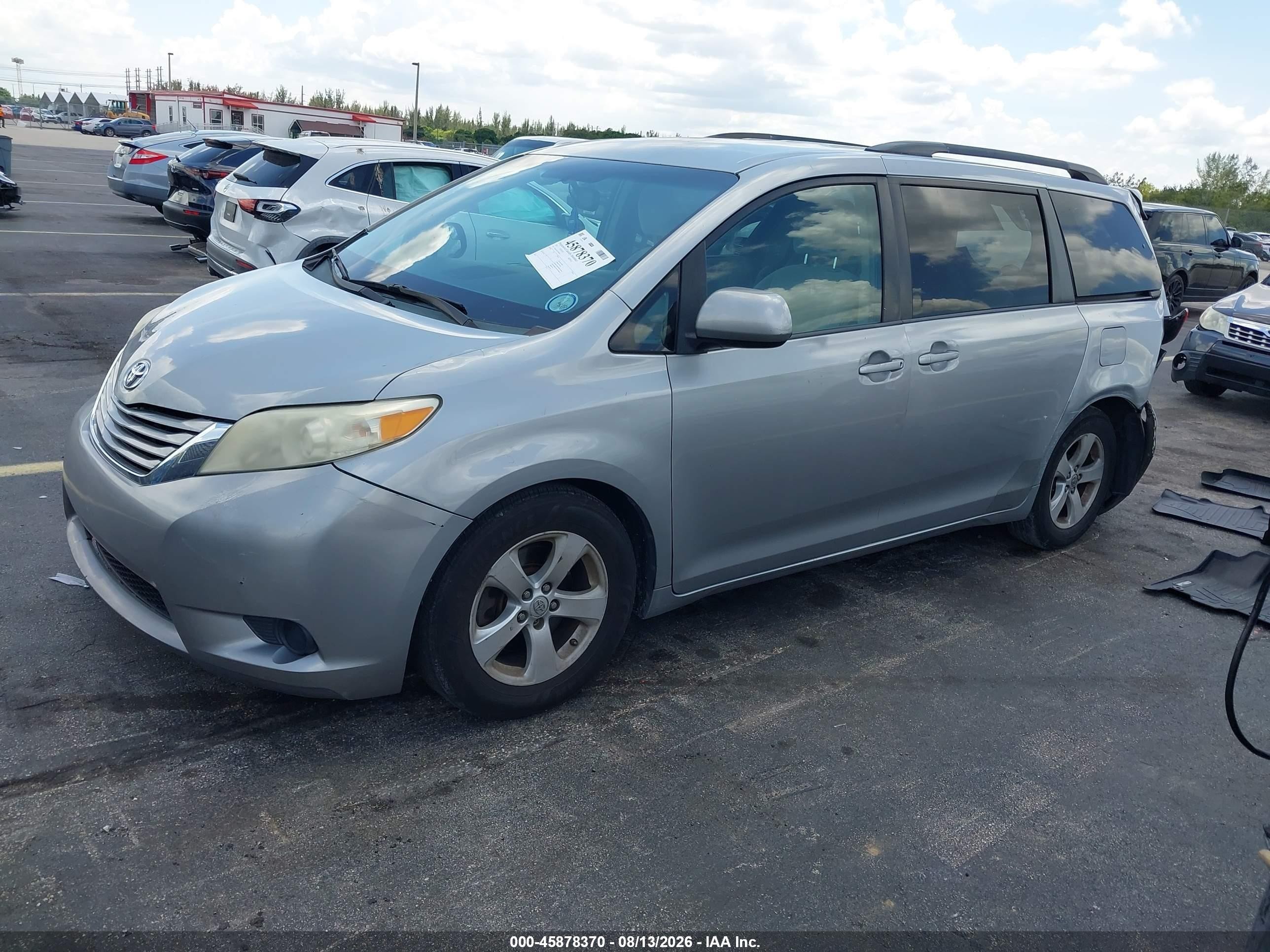 2015 Toyota Sienna Le 8 Passenger Gray vin: 5TDKK3DC2FS588563