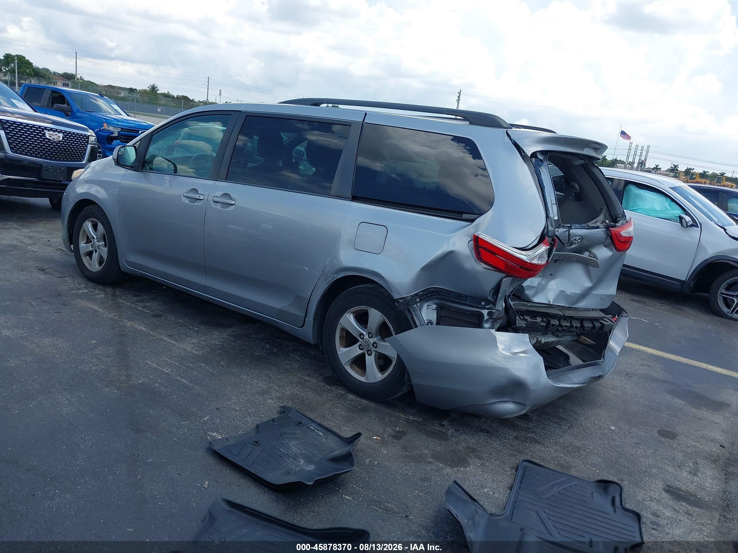 2015 Toyota Sienna Le 8 Passenger Gray vin: 5TDKK3DC2FS588563