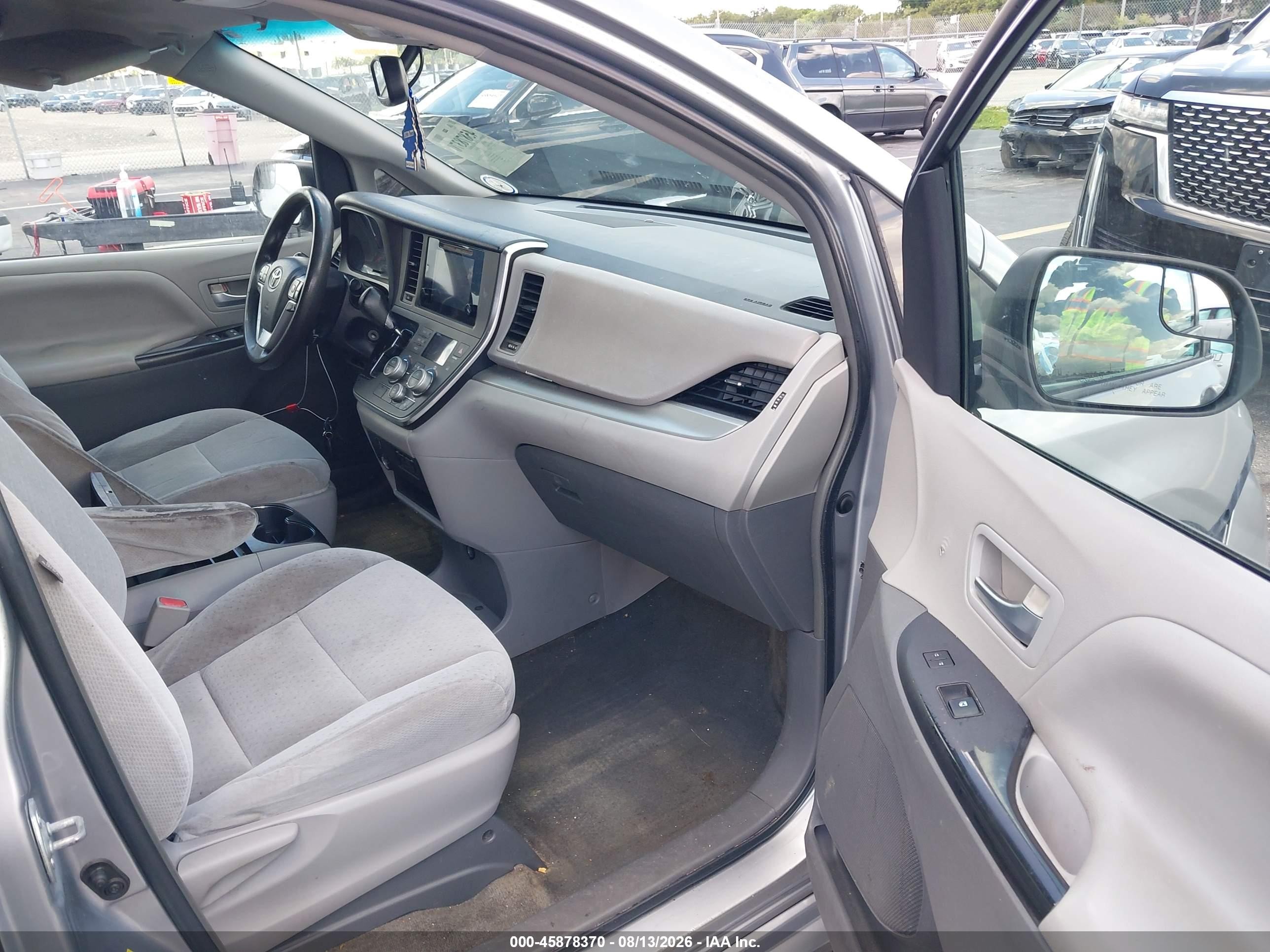 2015 Toyota Sienna Le 8 Passenger Gray vin: 5TDKK3DC2FS588563