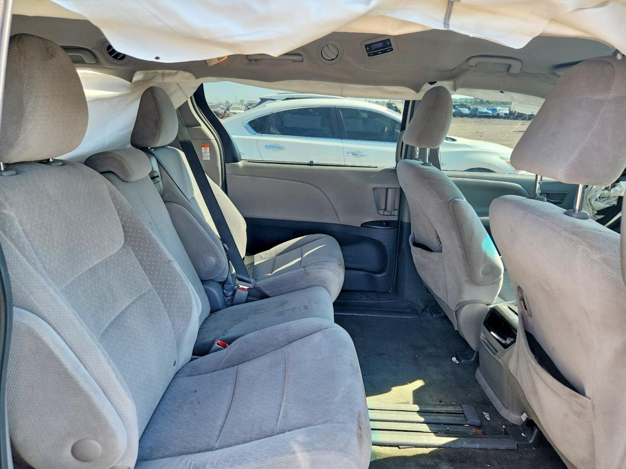 2015 Toyota Sienna Le White vin: 5TDKK3DC2FS620671
