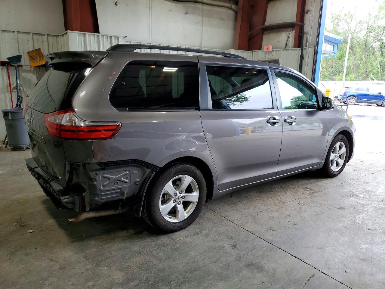 2015 Toyota Sienna Le Tan vin: 5TDKK3DC2FS622968