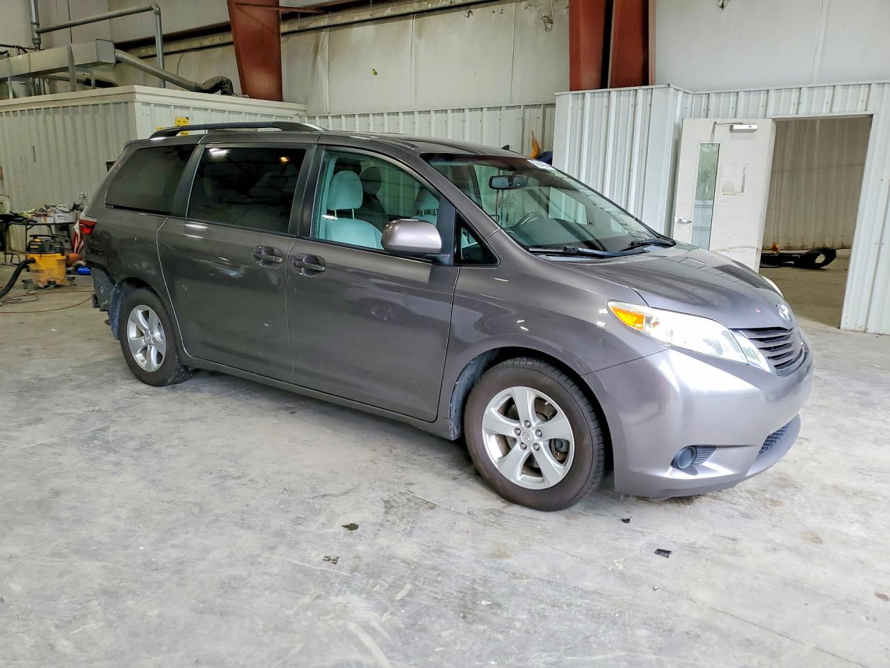 2015 Toyota Sienna Le Tan vin: 5TDKK3DC2FS622968