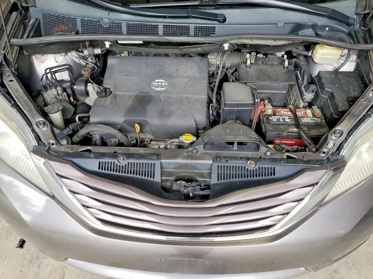 2015 Toyota Sienna Le Tan vin: 5TDKK3DC2FS622968