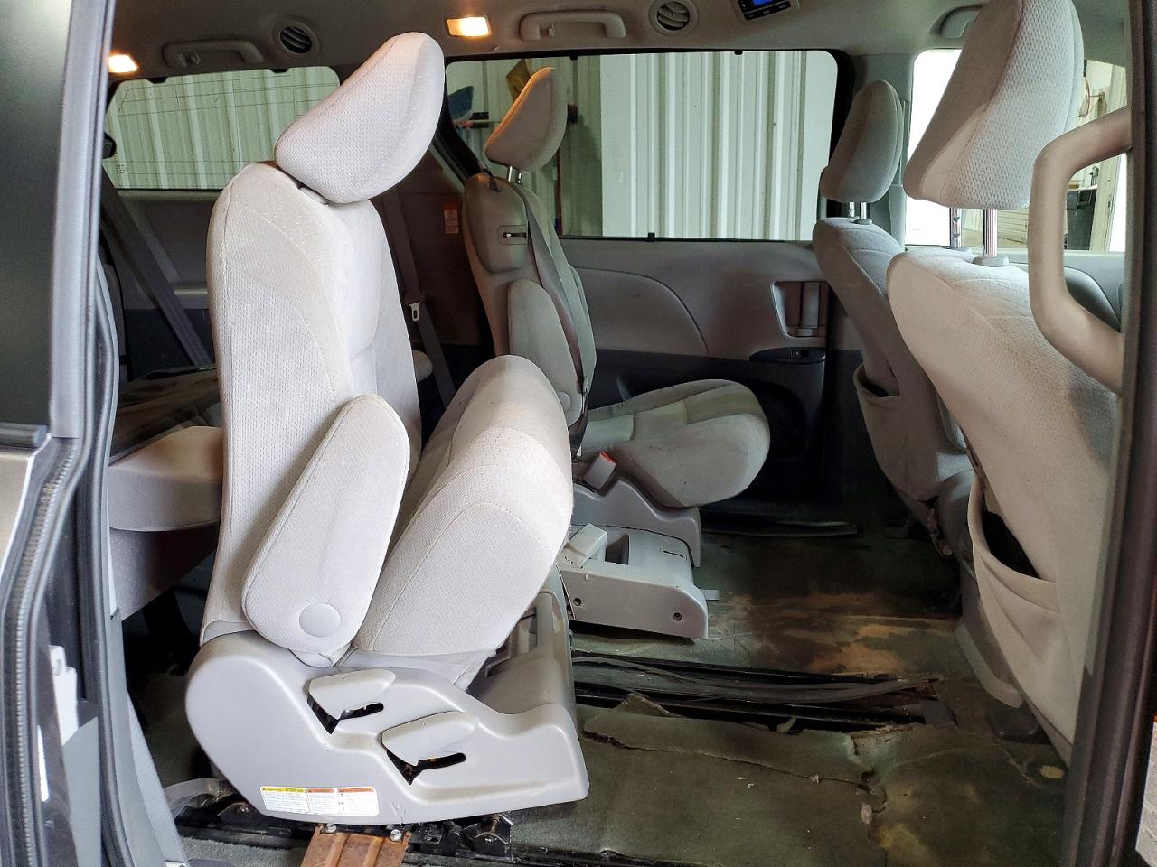 2015 Toyota Sienna Le Tan vin: 5TDKK3DC2FS622968