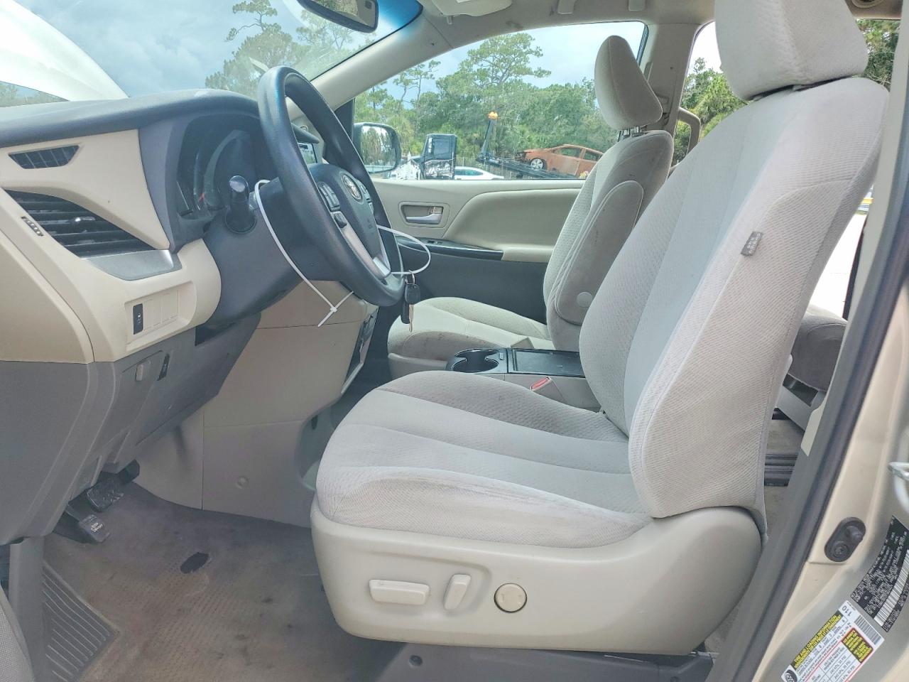 2015 Toyota Sienna Le Beige vin: 5TDKK3DC2FS624624