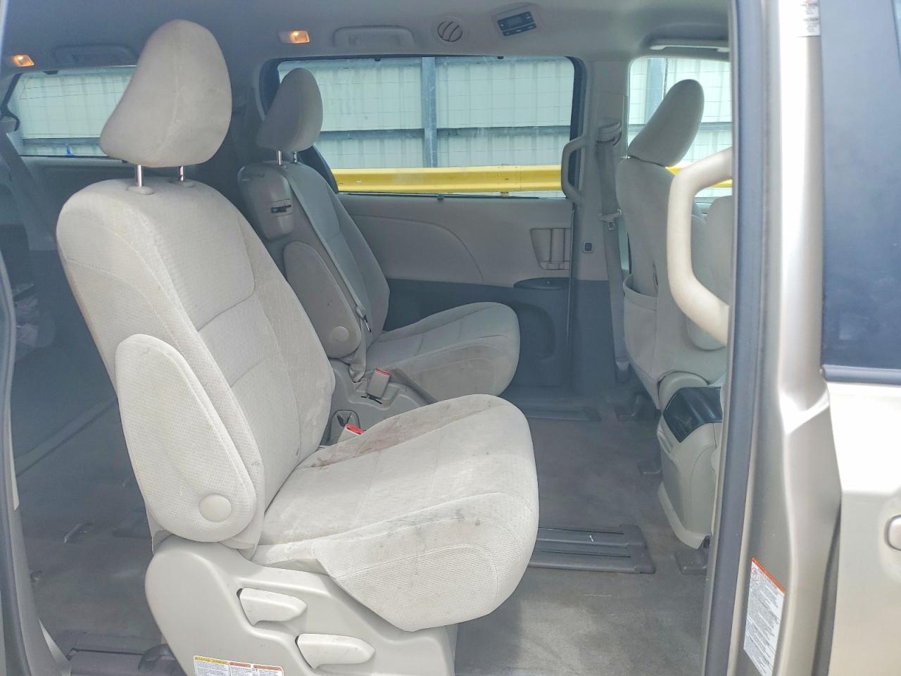2015 Toyota Sienna Le Beige vin: 5TDKK3DC2FS624624