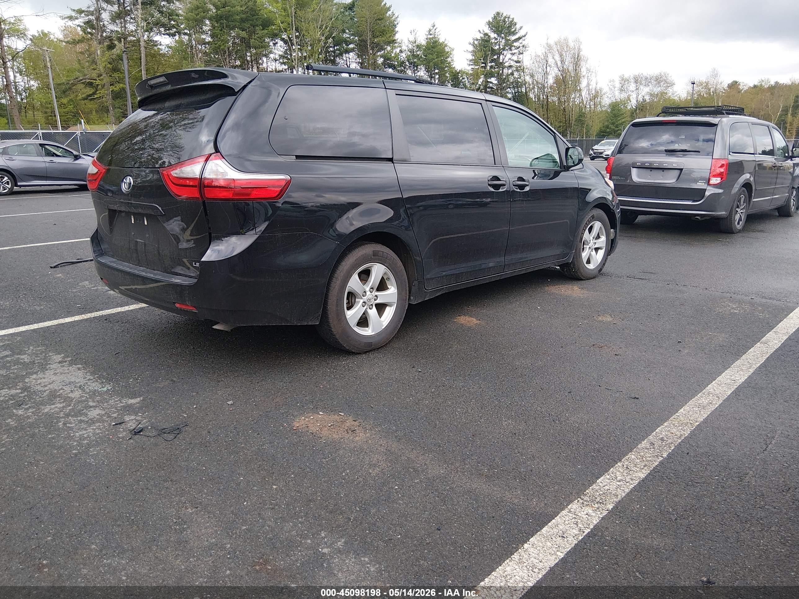 2015 Toyota Sienna Le 8 Passenger Черный vin: 5TDKK3DC2FS661267