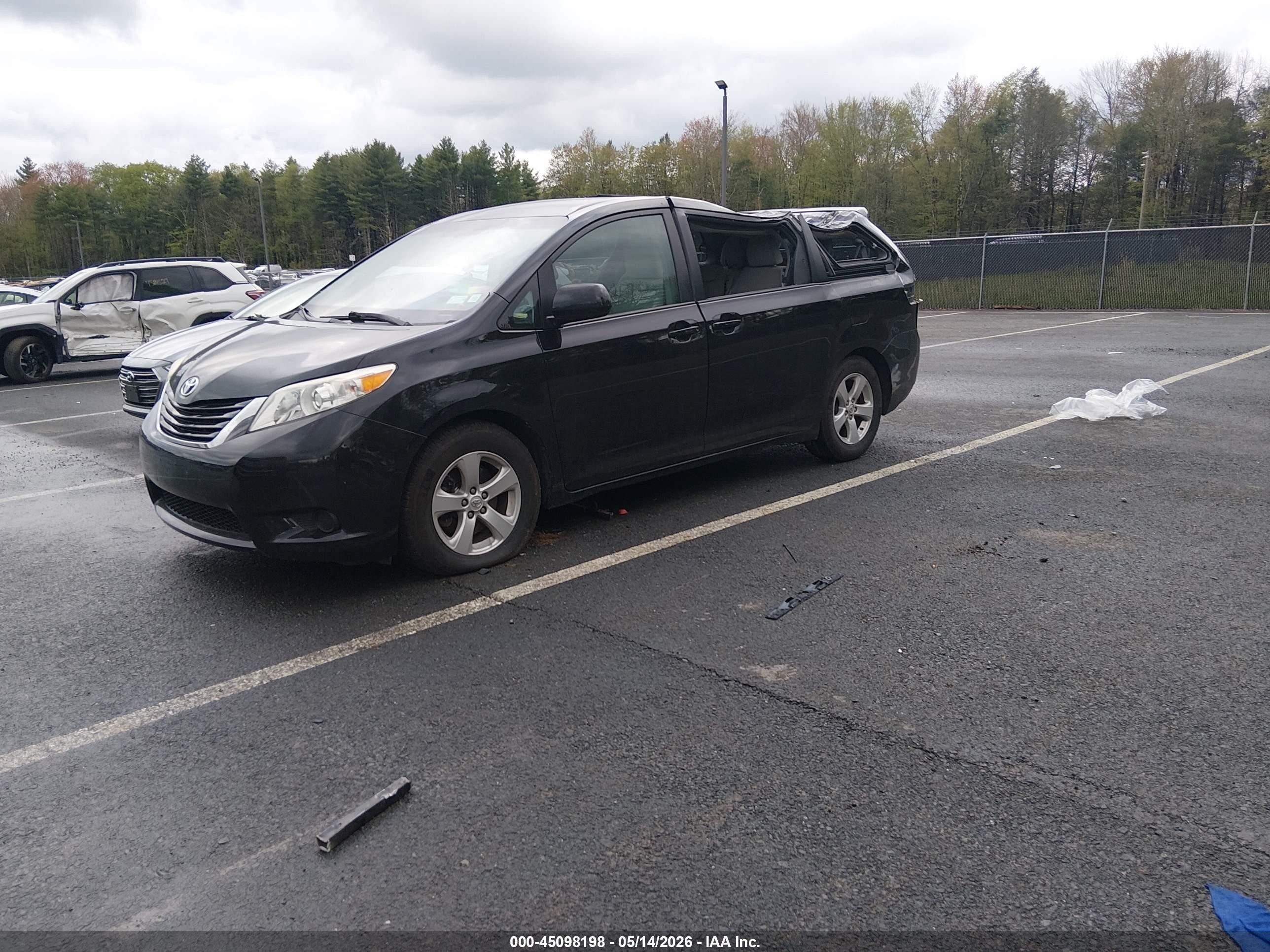 2015 Toyota Sienna Le 8 Passenger Черный vin: 5TDKK3DC2FS661267