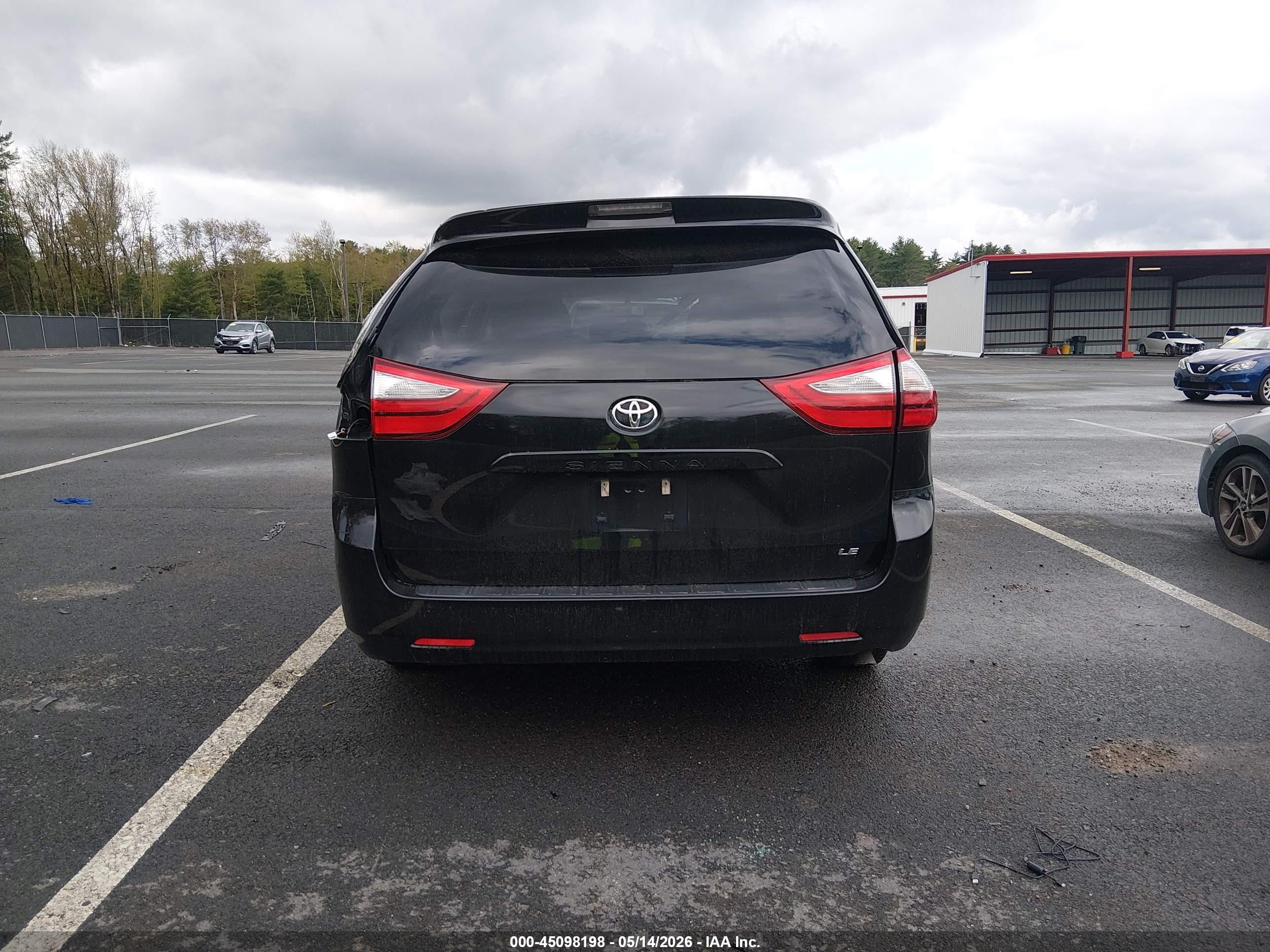2015 Toyota Sienna Le 8 Passenger Черный vin: 5TDKK3DC2FS661267