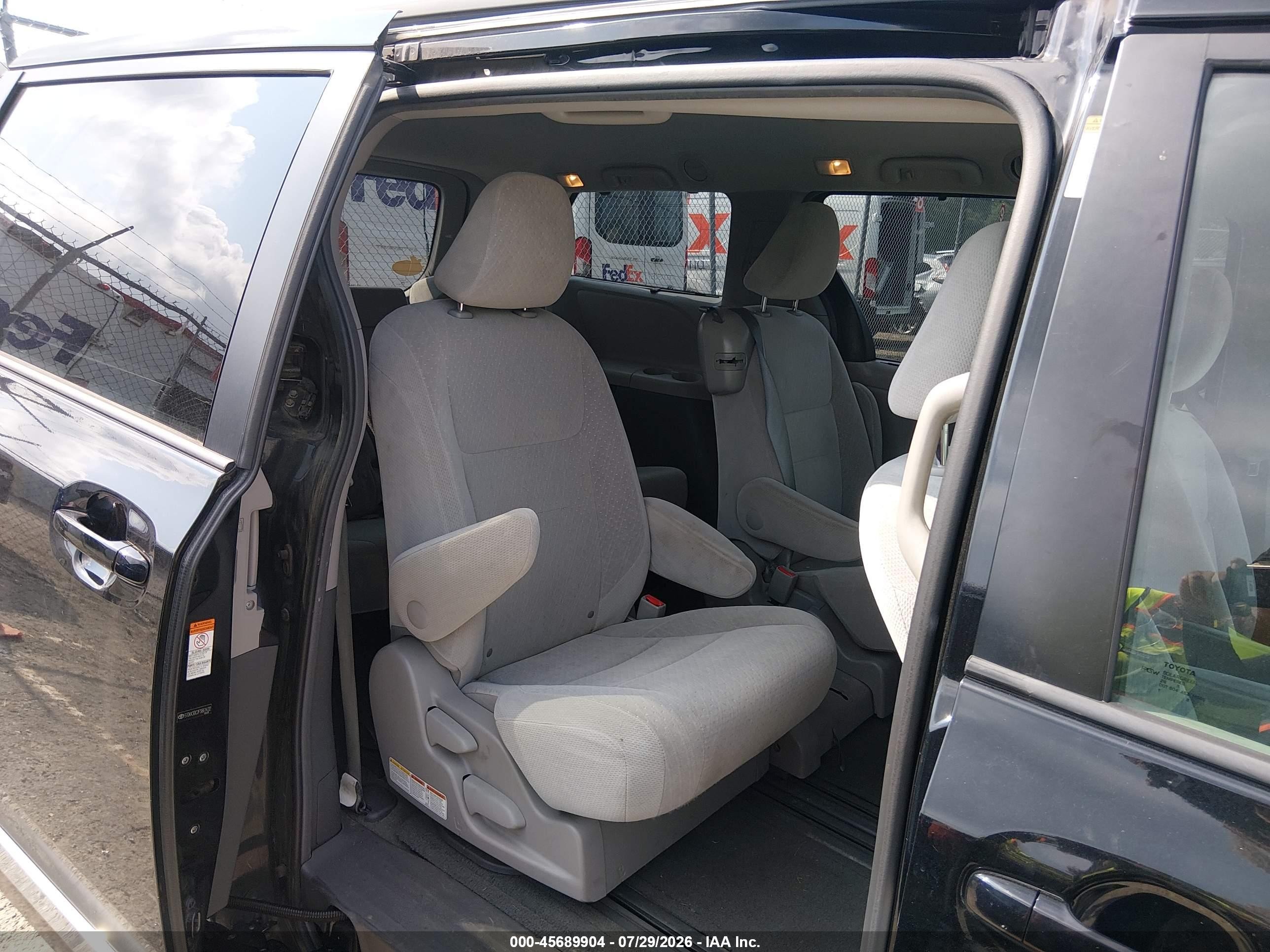 2015 Toyota Sienna Le 8 Passenger Black vin: 5TDKK3DC2FS661432