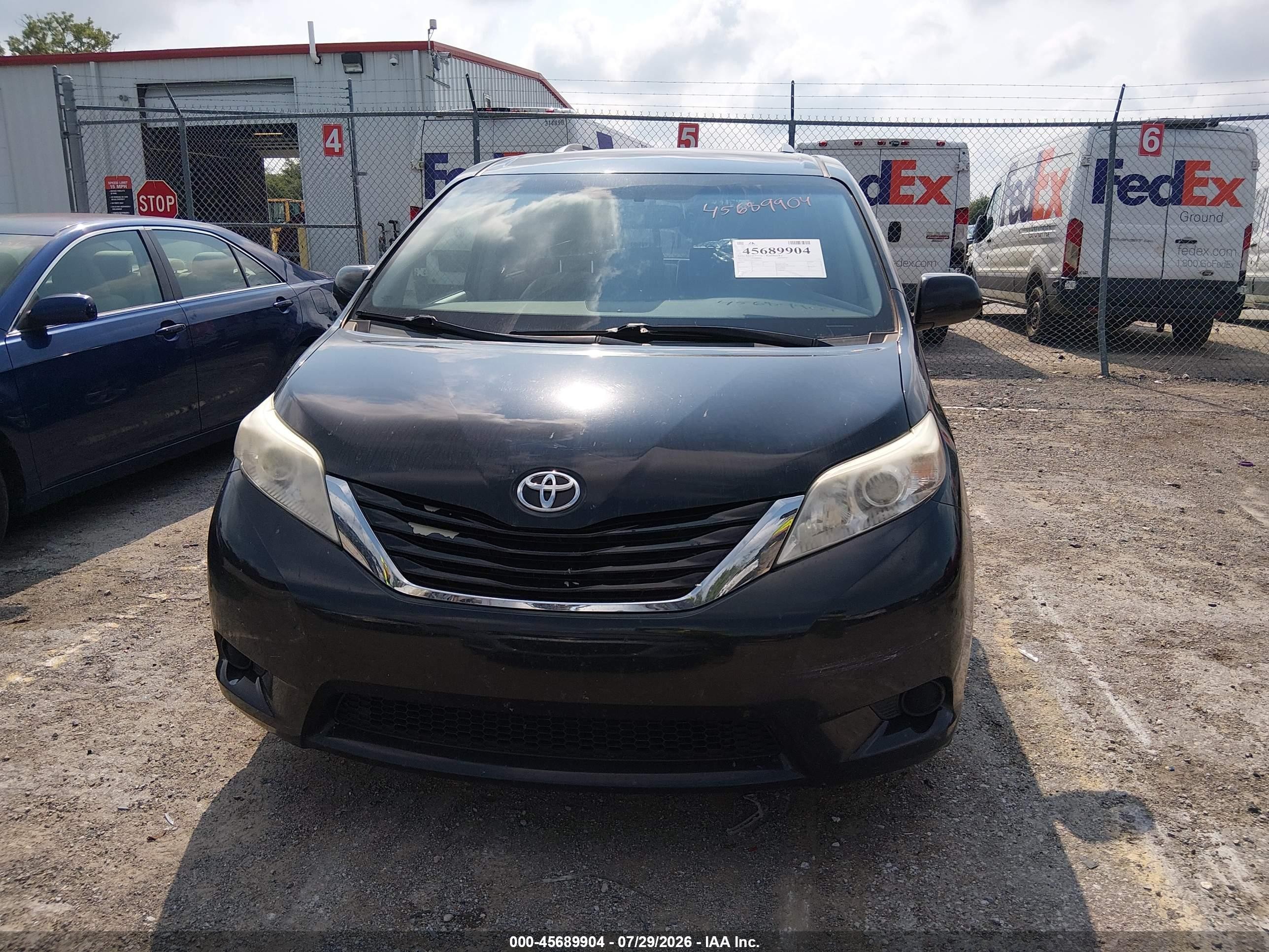 2015 Toyota Sienna Le 8 Passenger Black vin: 5TDKK3DC2FS661432