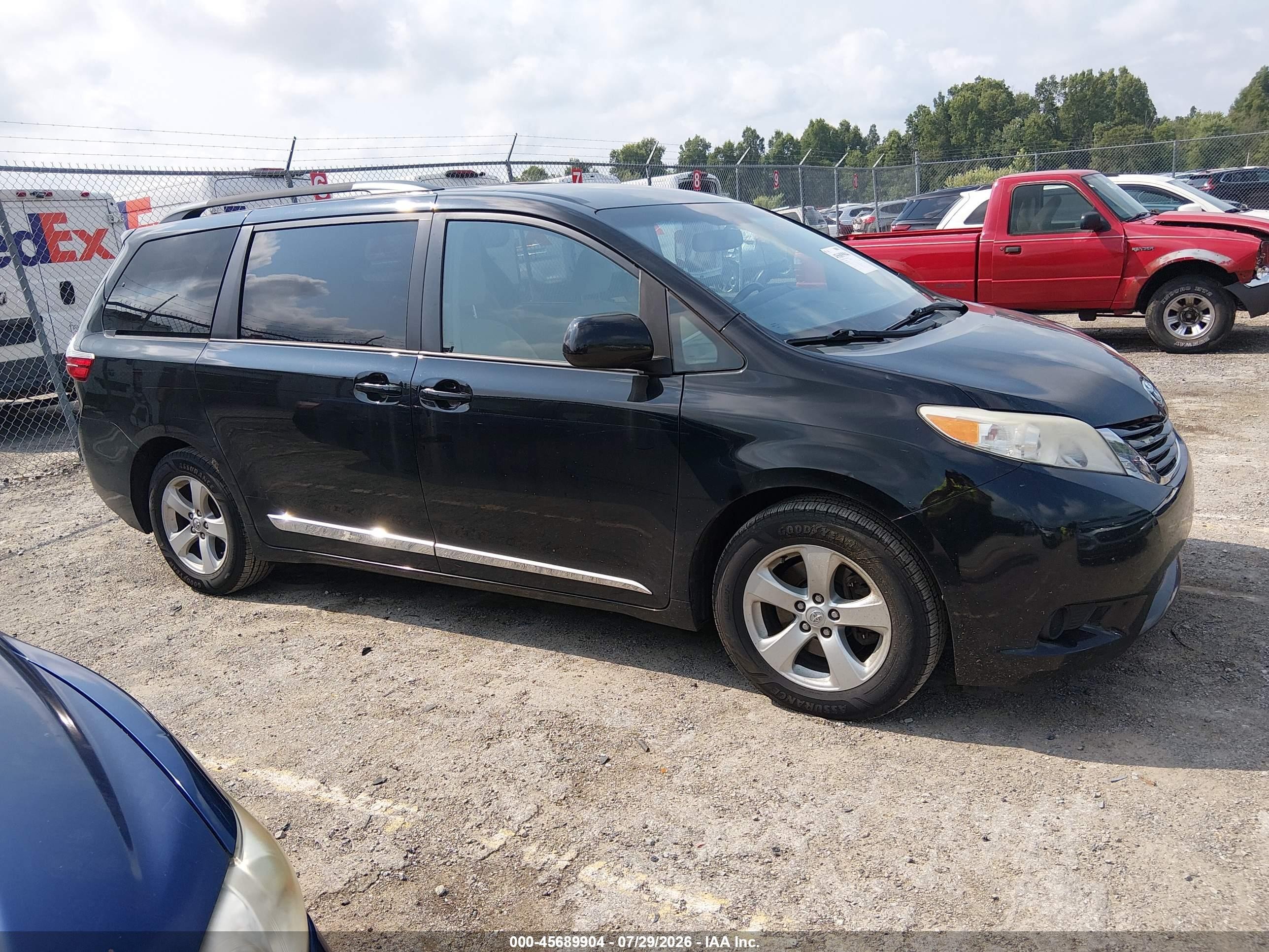 2015 Toyota Sienna Le 8 Passenger Black vin: 5TDKK3DC2FS661432