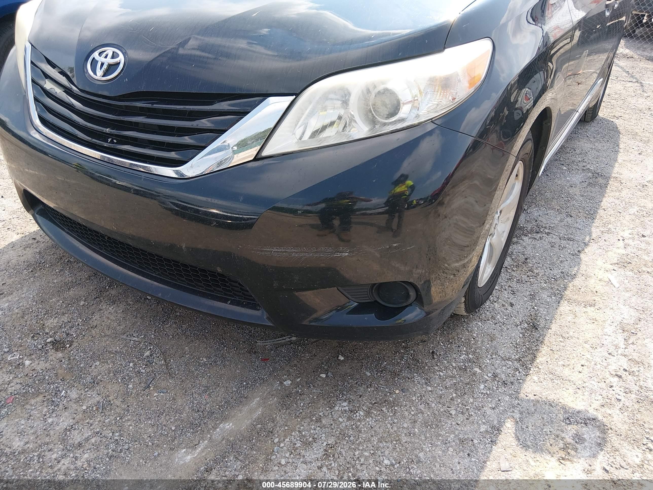 2015 Toyota Sienna Le 8 Passenger Black vin: 5TDKK3DC2FS661432