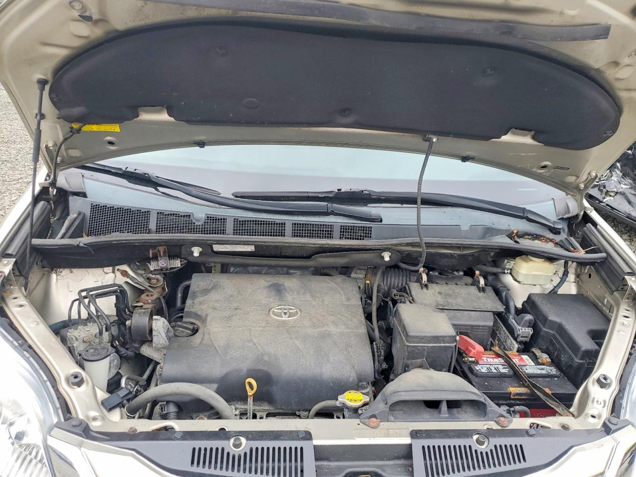 2015 Toyota Sienna Le Желто-коричневый vin: 5TDKK3DC2FS669241