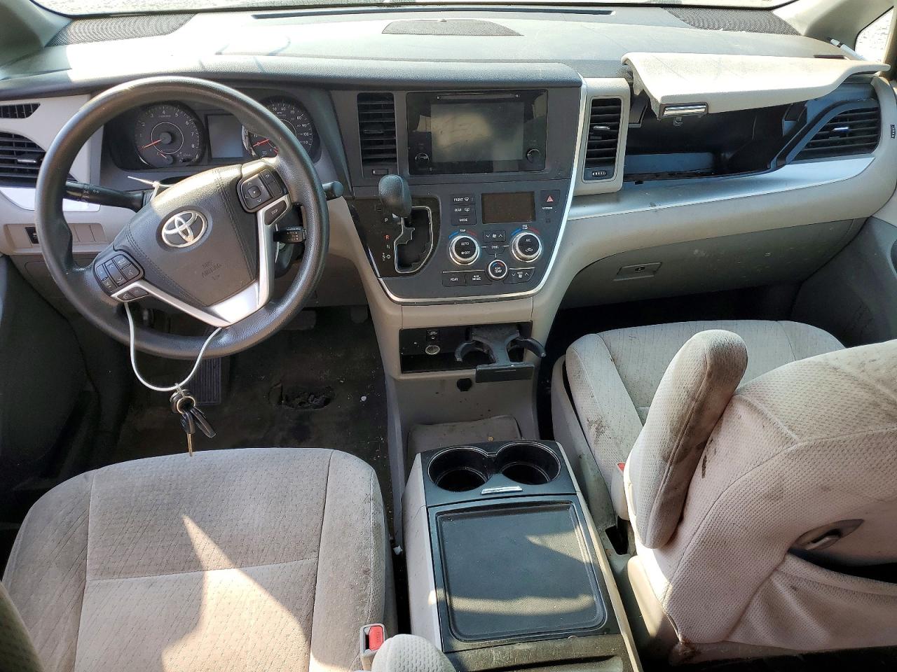 2015 Toyota Sienna Le Silver vin: 5TDKK3DC2FS680773