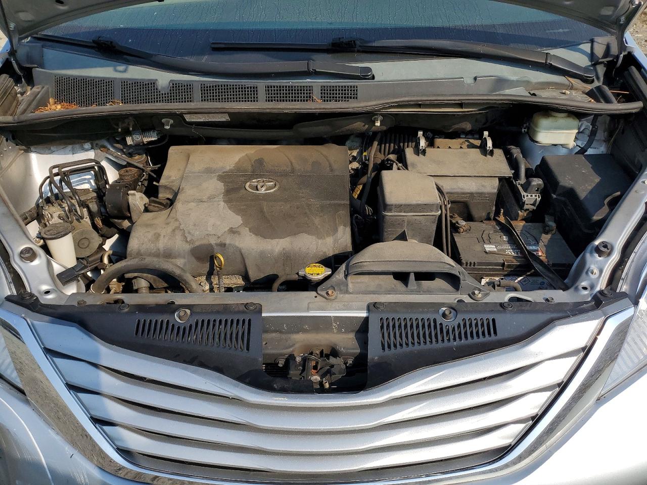 2015 Toyota Sienna Le Silver vin: 5TDKK3DC2FS680773
