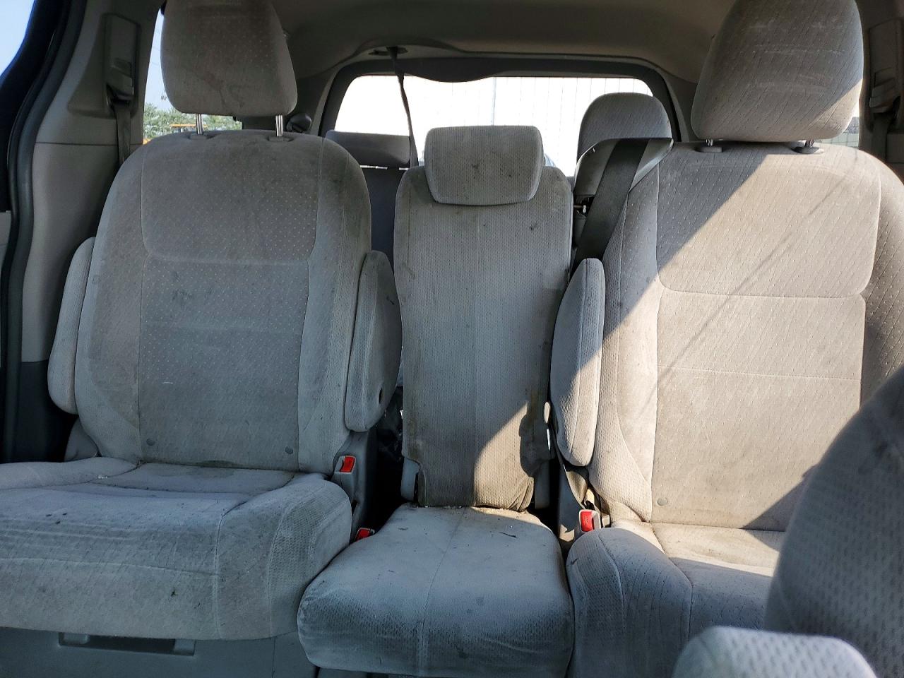 2015 Toyota Sienna Le Silver vin: 5TDKK3DC2FS680773