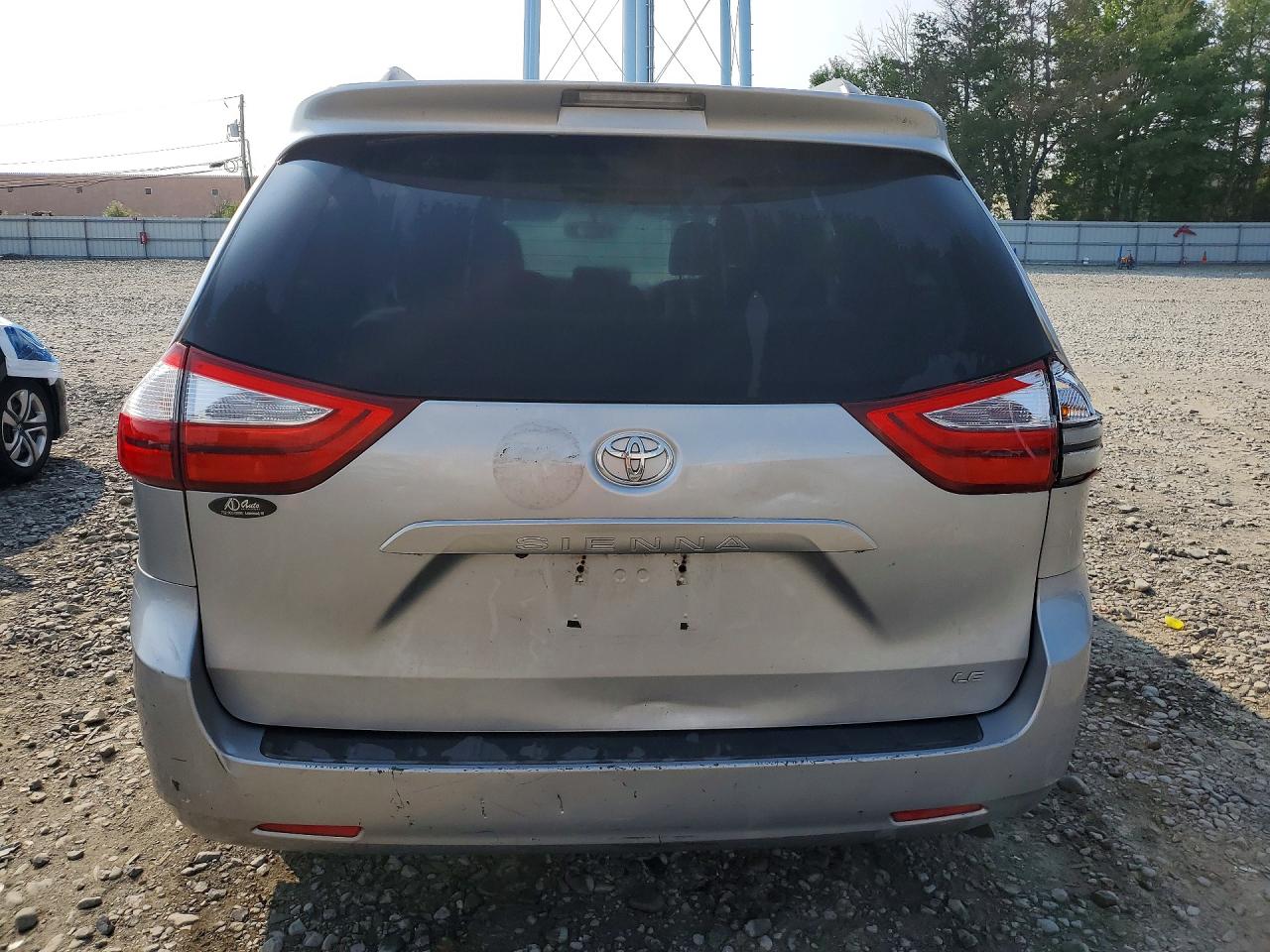 2015 Toyota Sienna Le Silver vin: 5TDKK3DC2FS680773