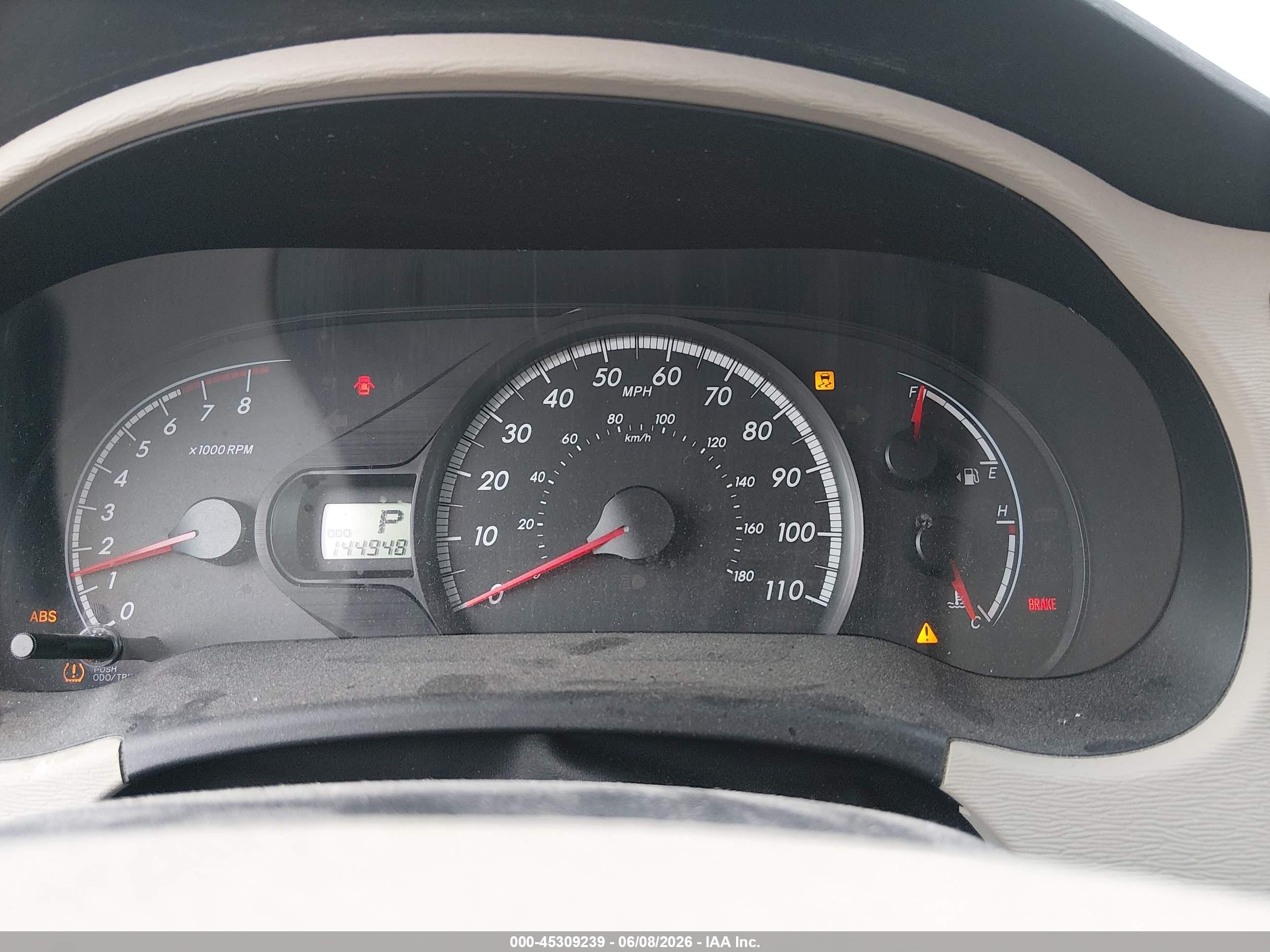 2011 Toyota Sienna Le V6 White vin: 5TDKK3DC3BS024155