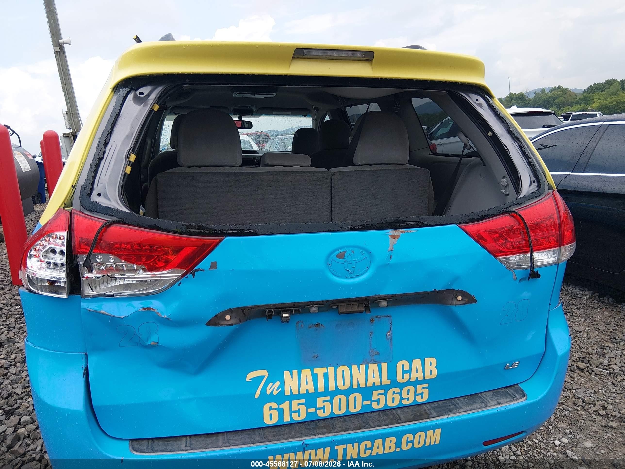 2011 Toyota Sienna Le V6 Yellow vin: 5TDKK3DC3BS036919